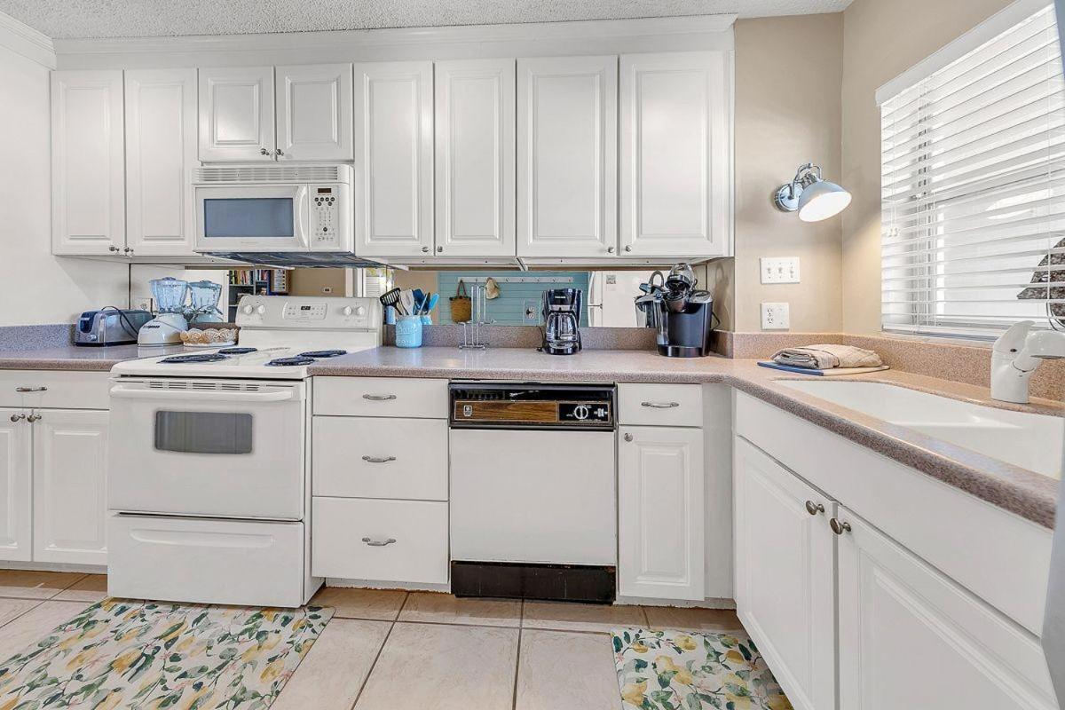 El Matador 453 By Alicia Hollis Open Updated Holiday home