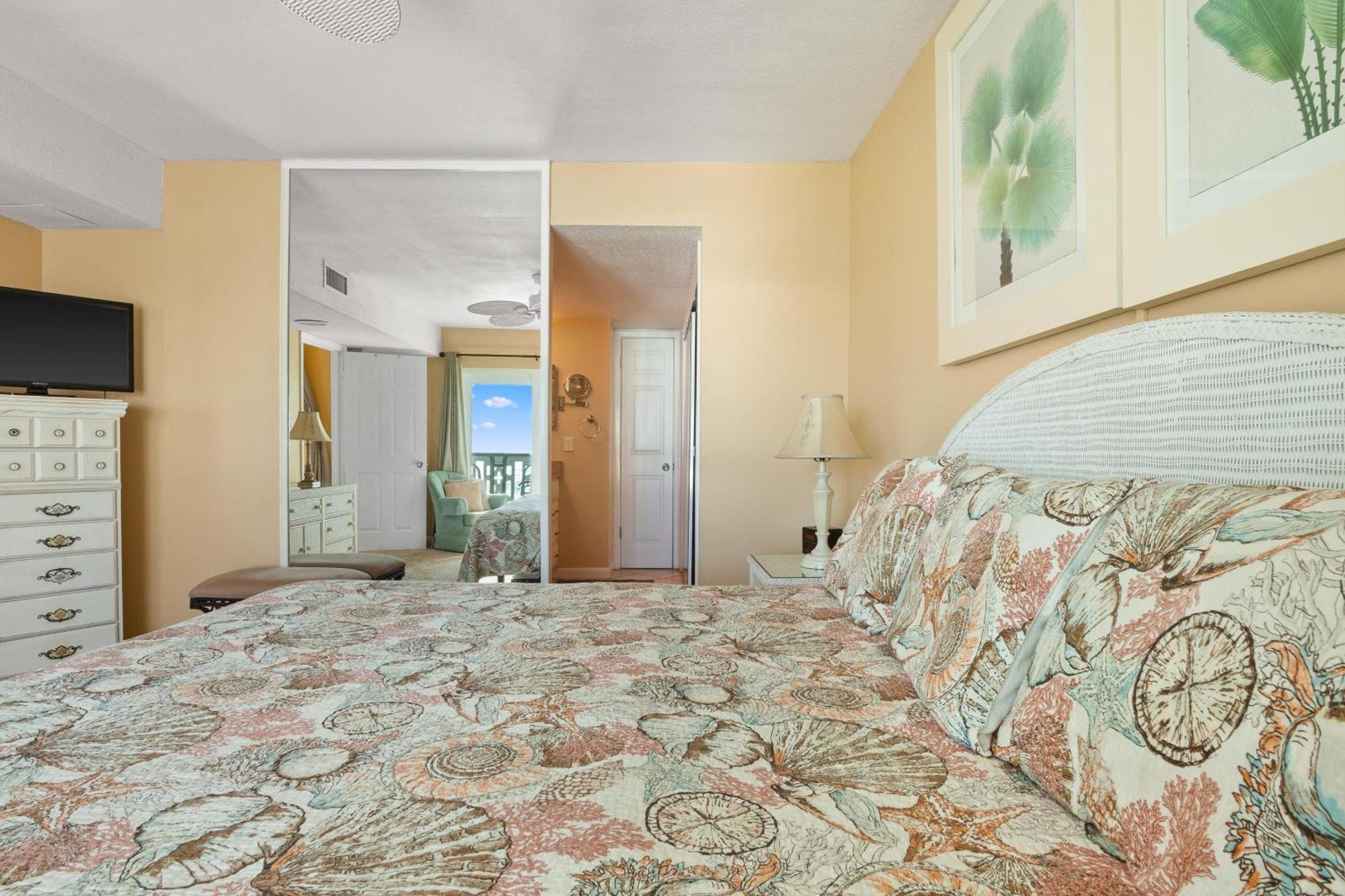 El Matador 469 By Alicia Hollis Open Apr 1 Holiday home *