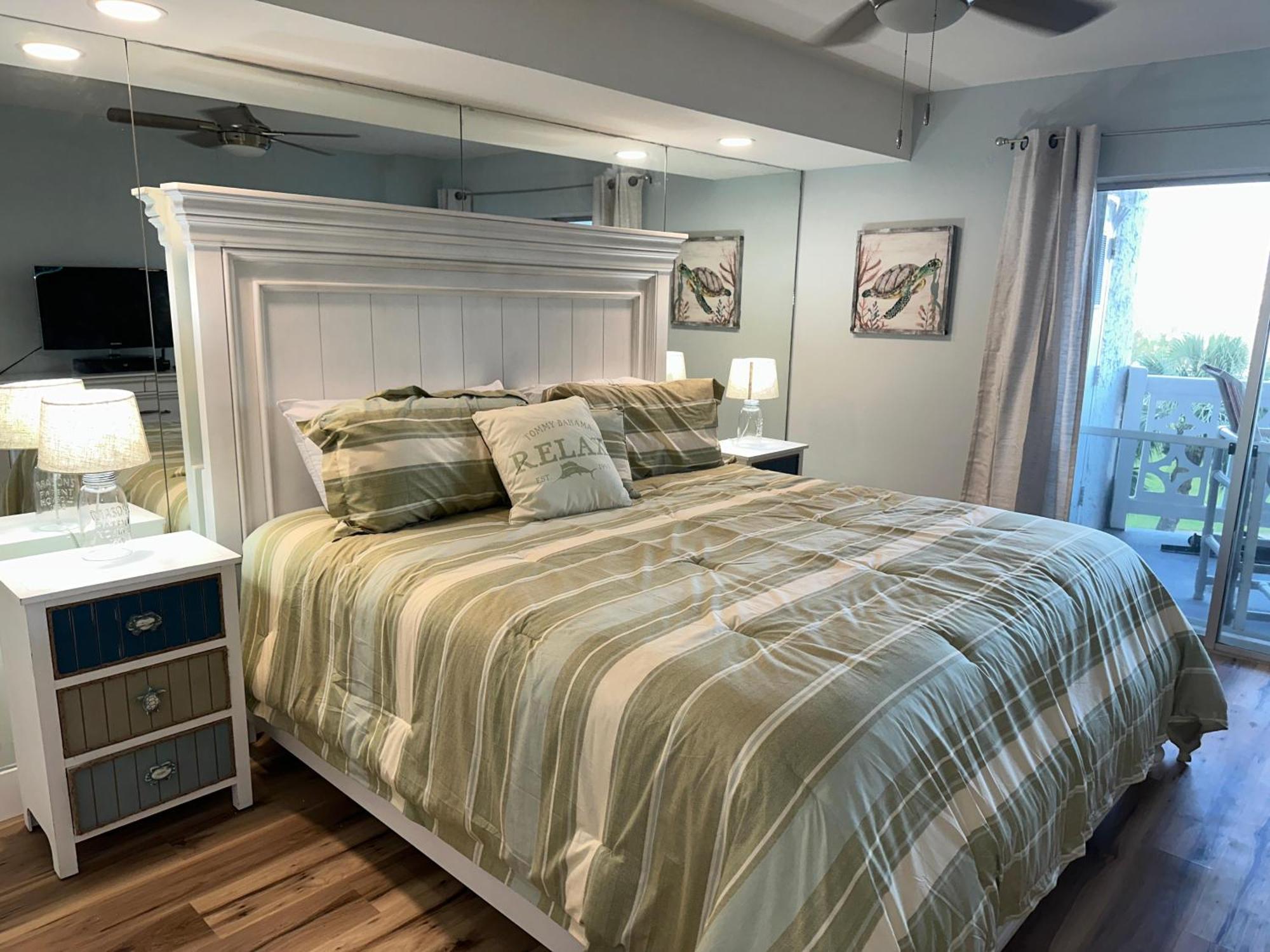 El Matador 245 By Alicia Hollis Open Now Holiday home *
