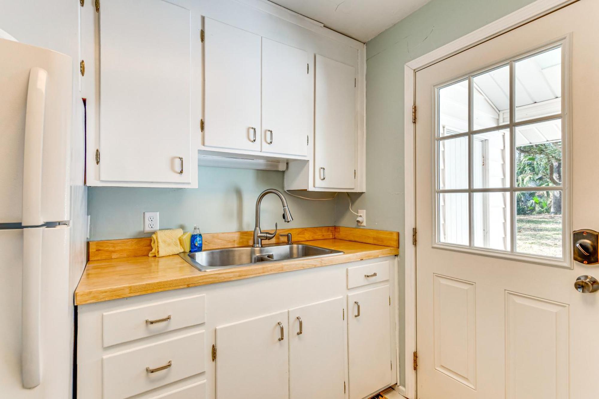 Walton Coastal Retreat With Yard Walk To Fort Walton Beach