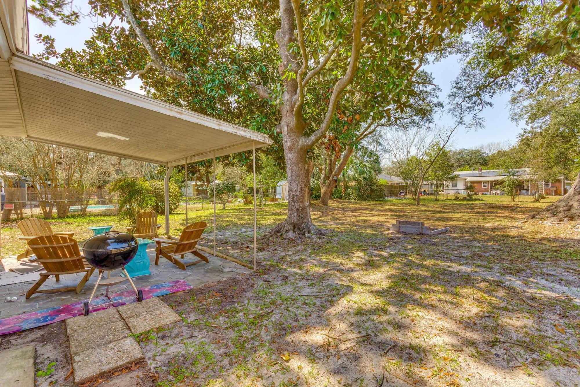 Walton Coastal Retreat With Yard Walk To Holiday home *