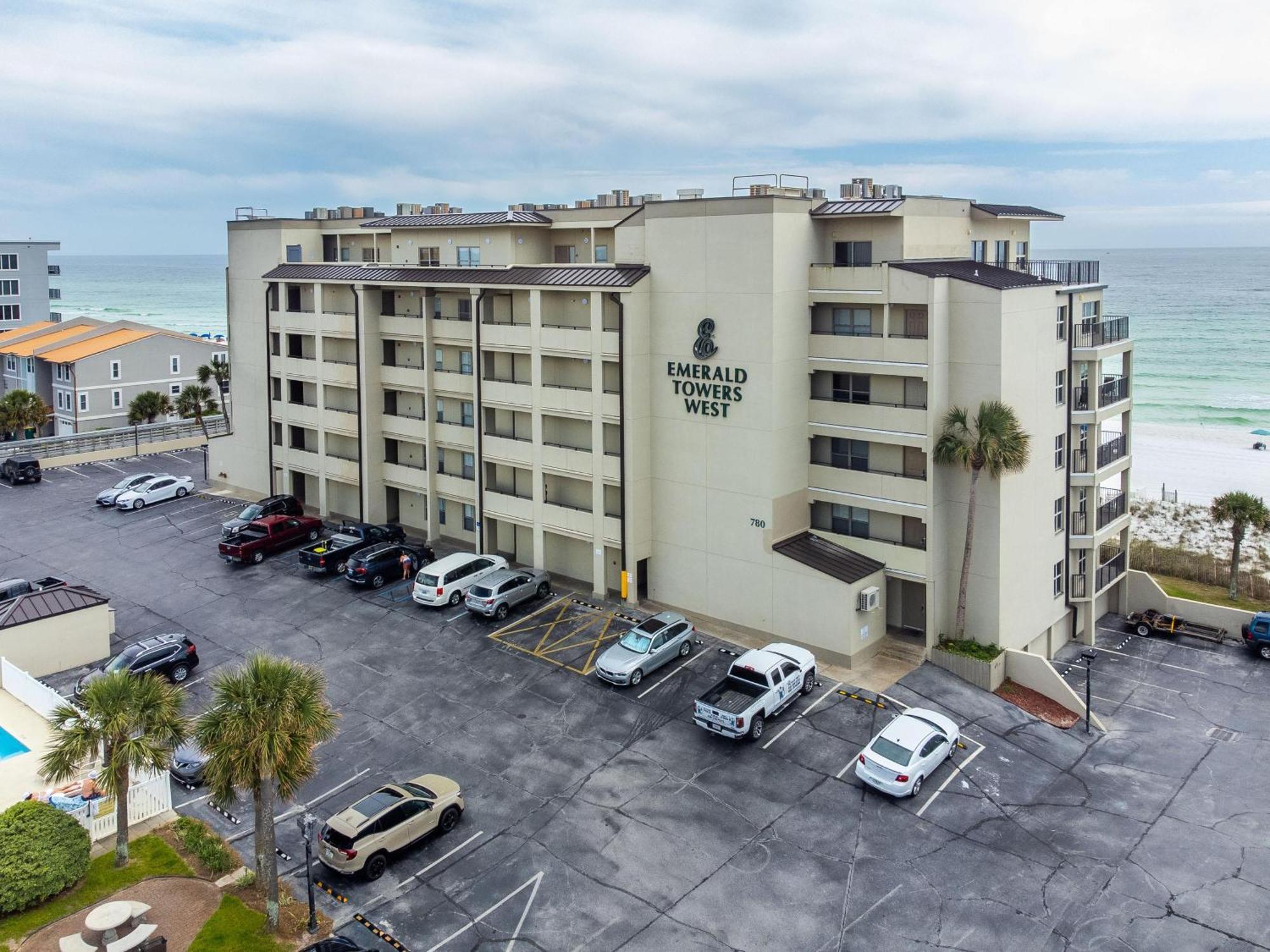 Apartment Emerald Towers West 4004 - The Sunset Escape *