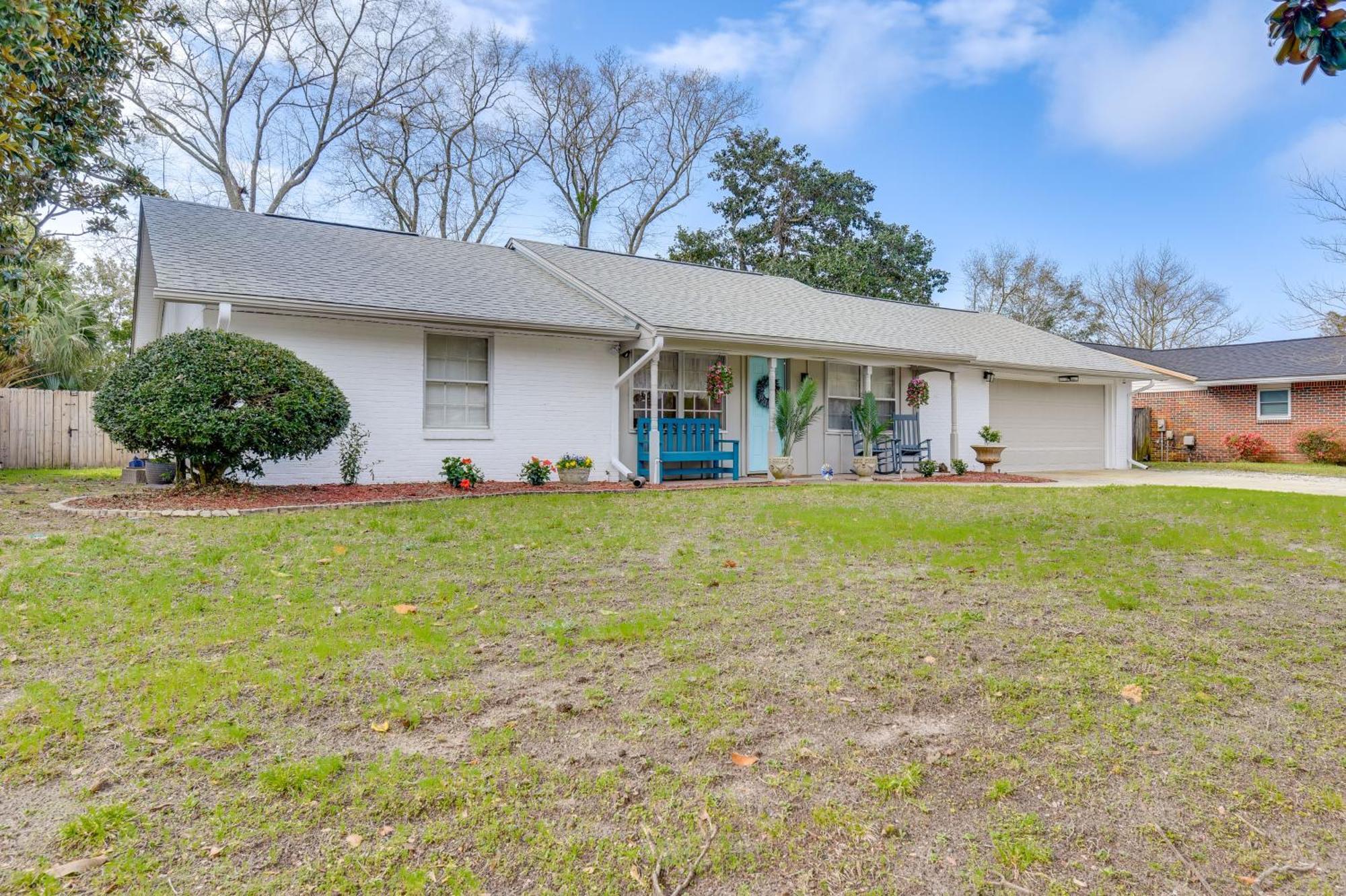 2 Mi To Shore Modern Retreat In Walton