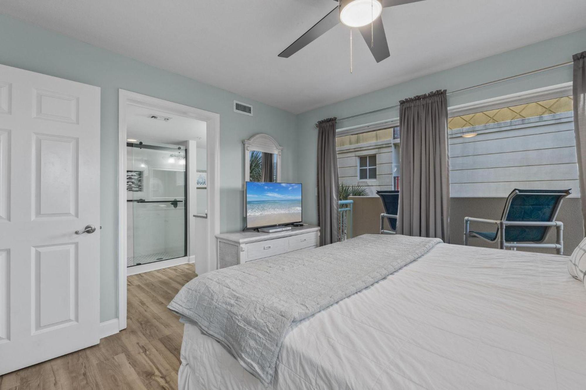 Apartment Pelican Isle 218