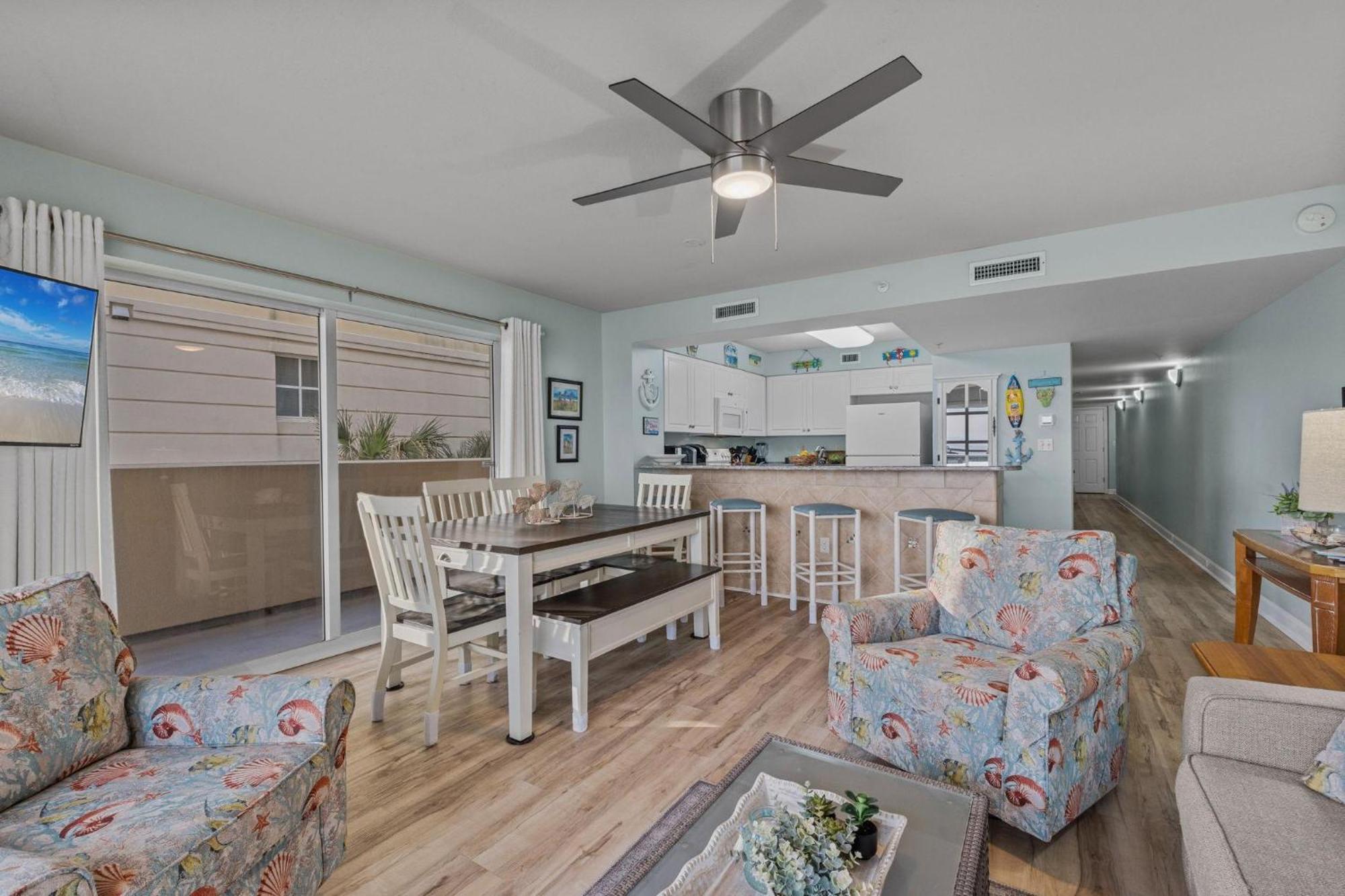 Pelican Isle 218 *