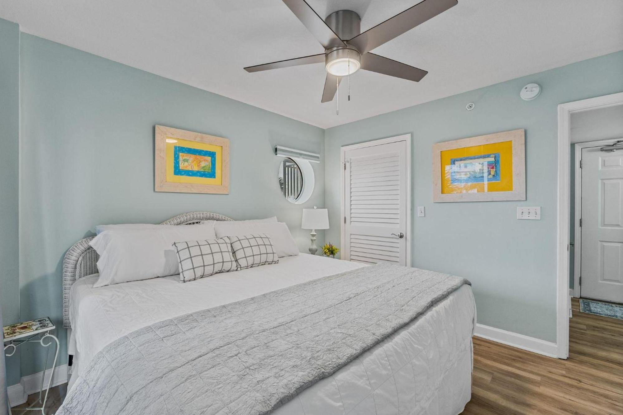 Pelican Isle 218 Apartment