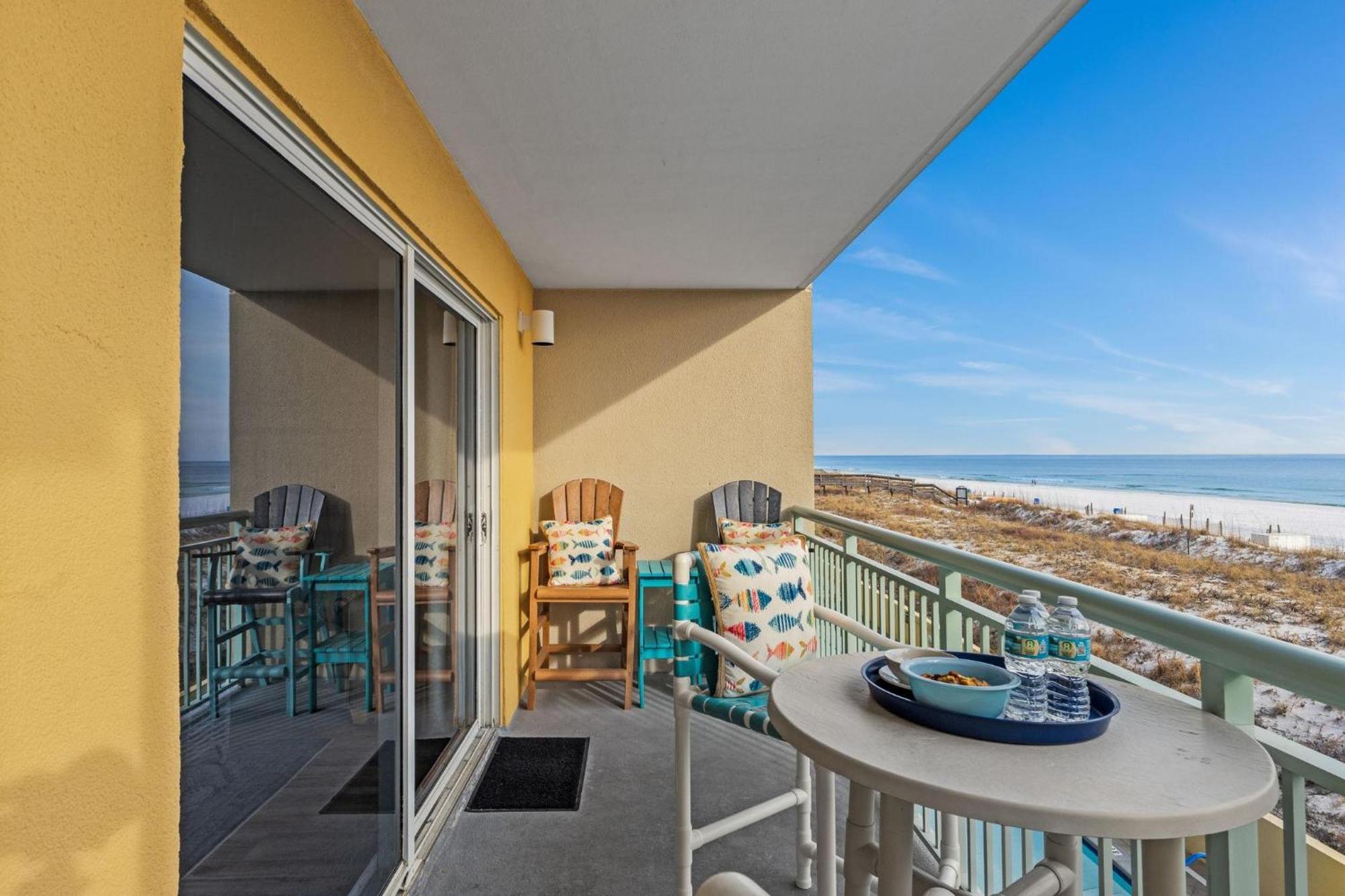 Pelican Isle 218 *