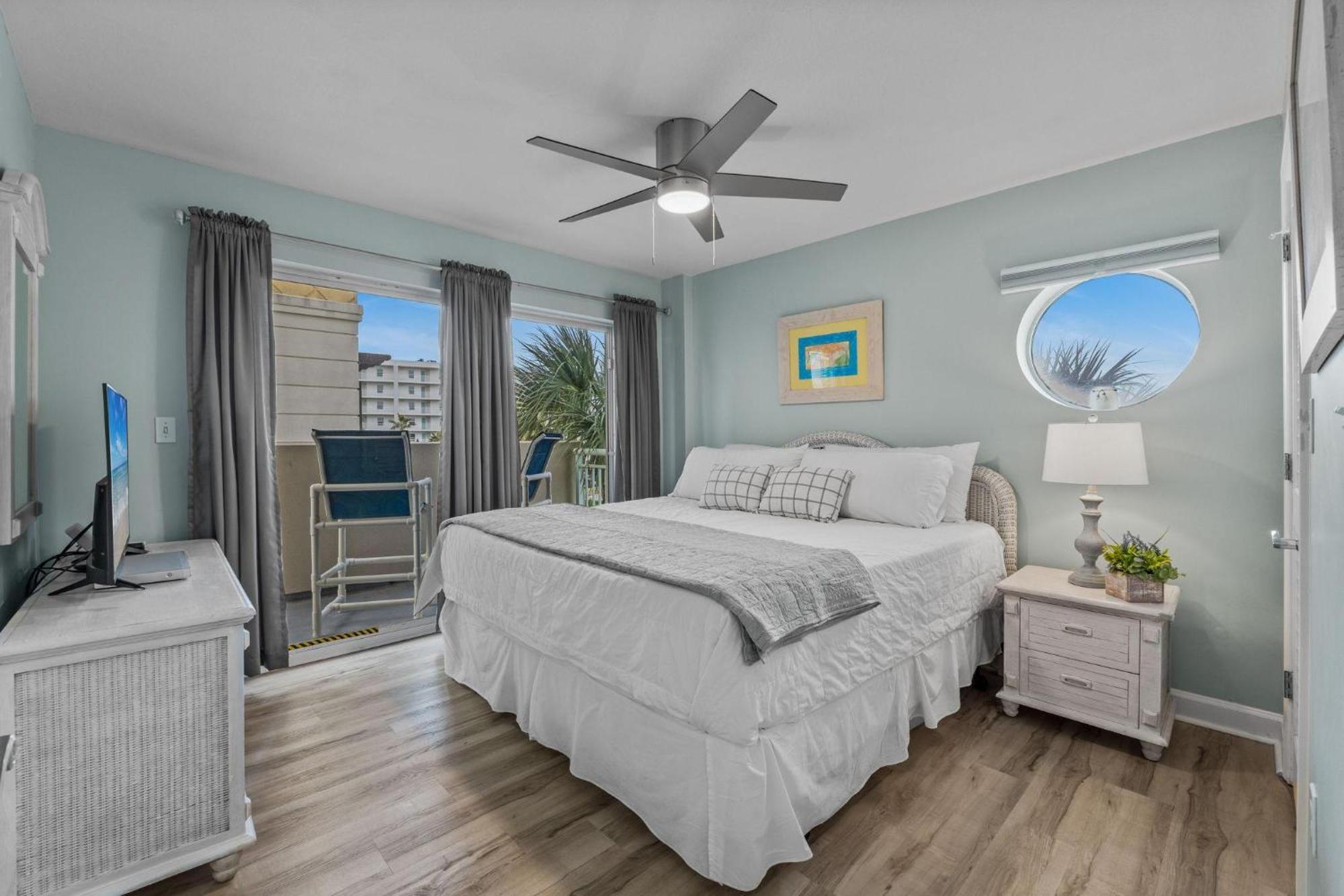 Apartment Pelican Isle 218