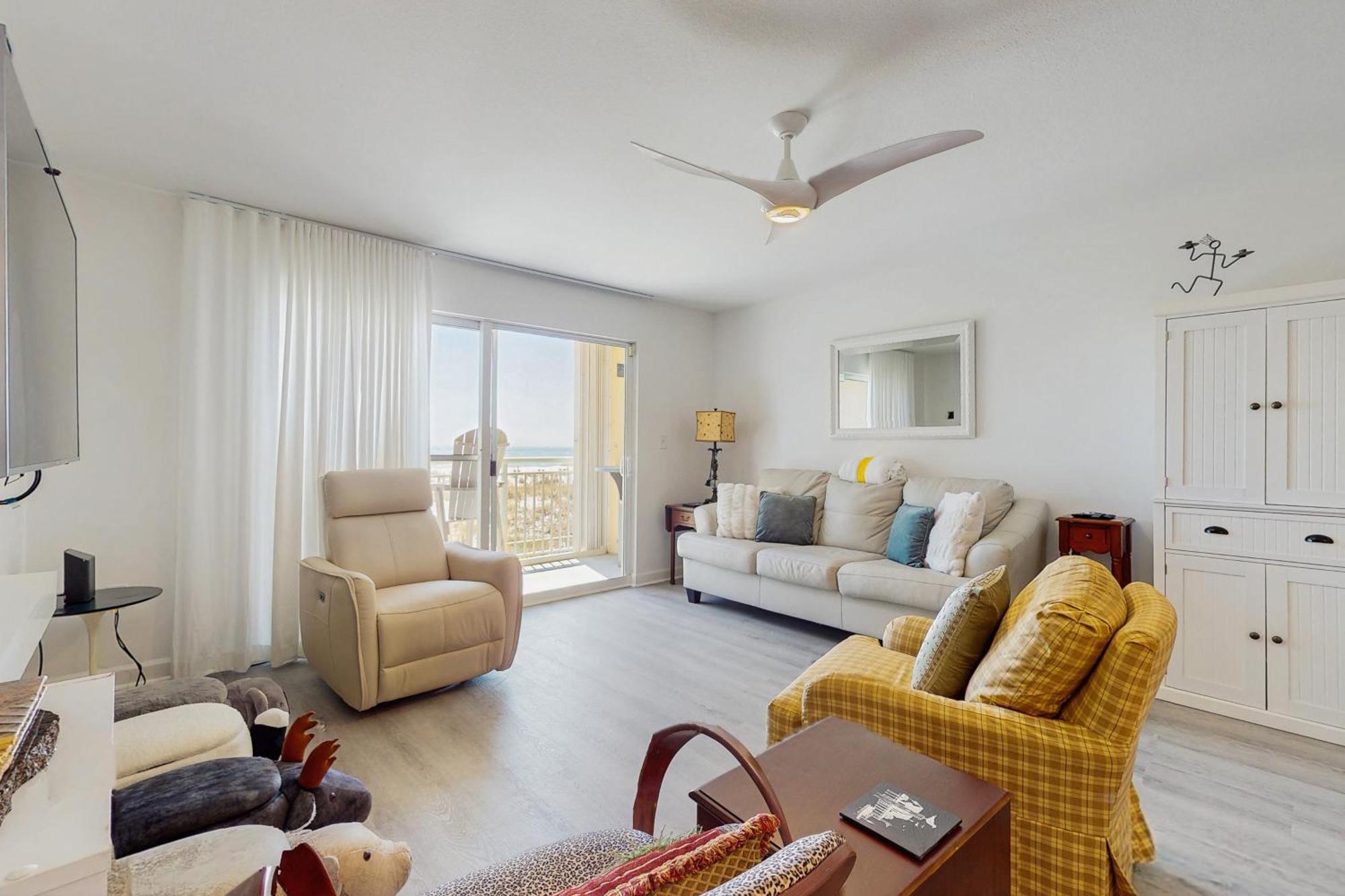 Apartment Pelican Isle 102 *