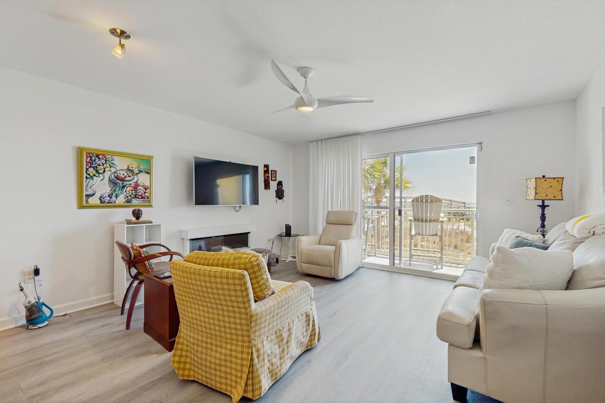 Pelican Isle 102 Apartment