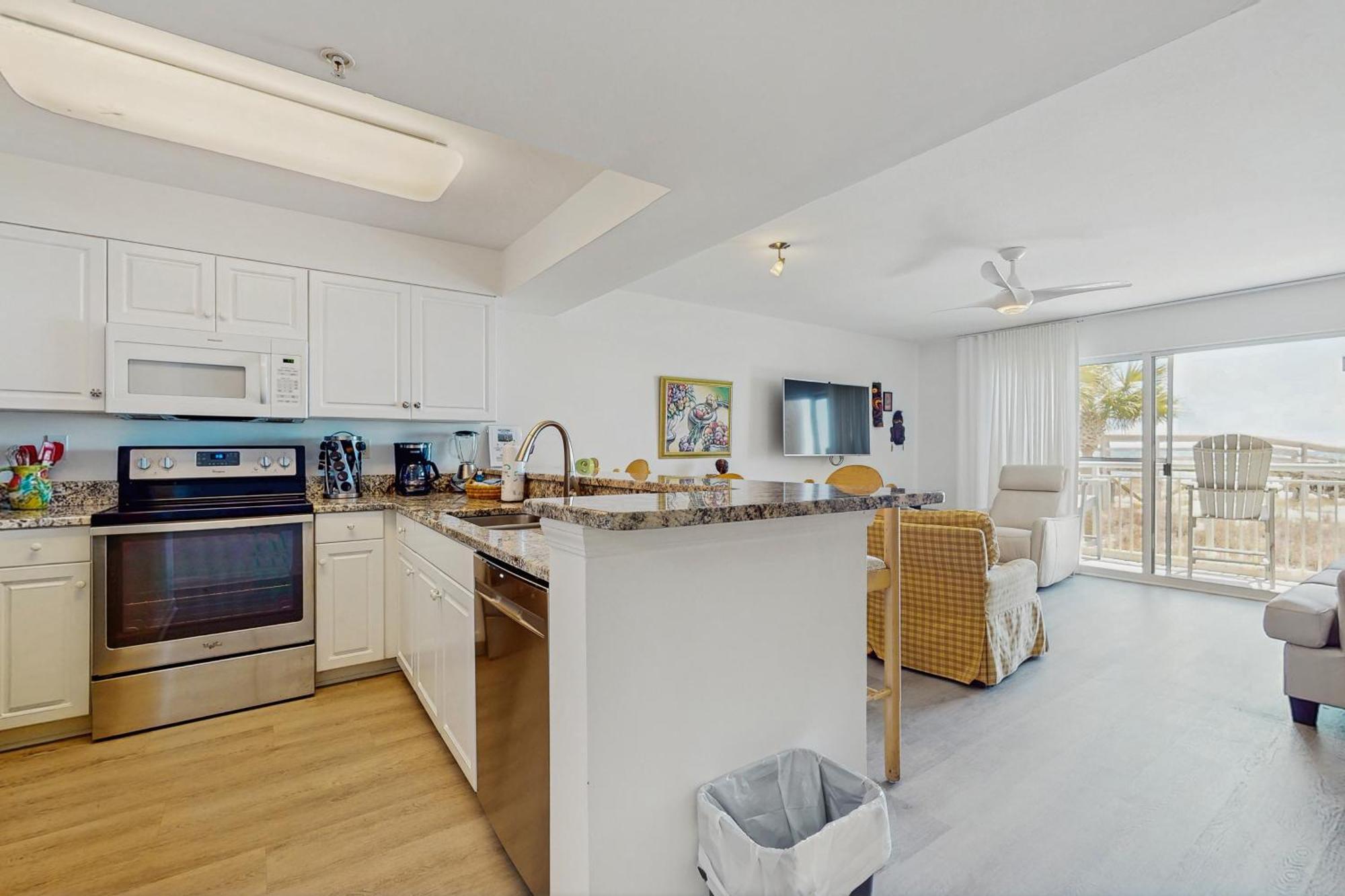 Apartment Pelican Isle 102 *