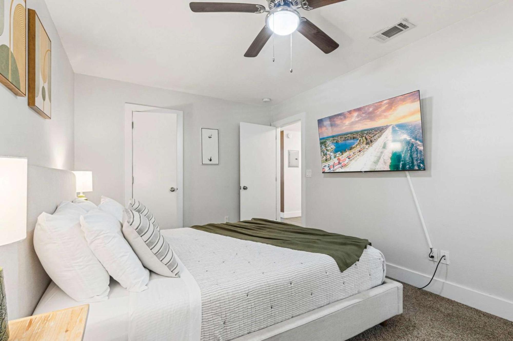 4br W Private Pool & Fire Pit - 2 Mi To Holiday home