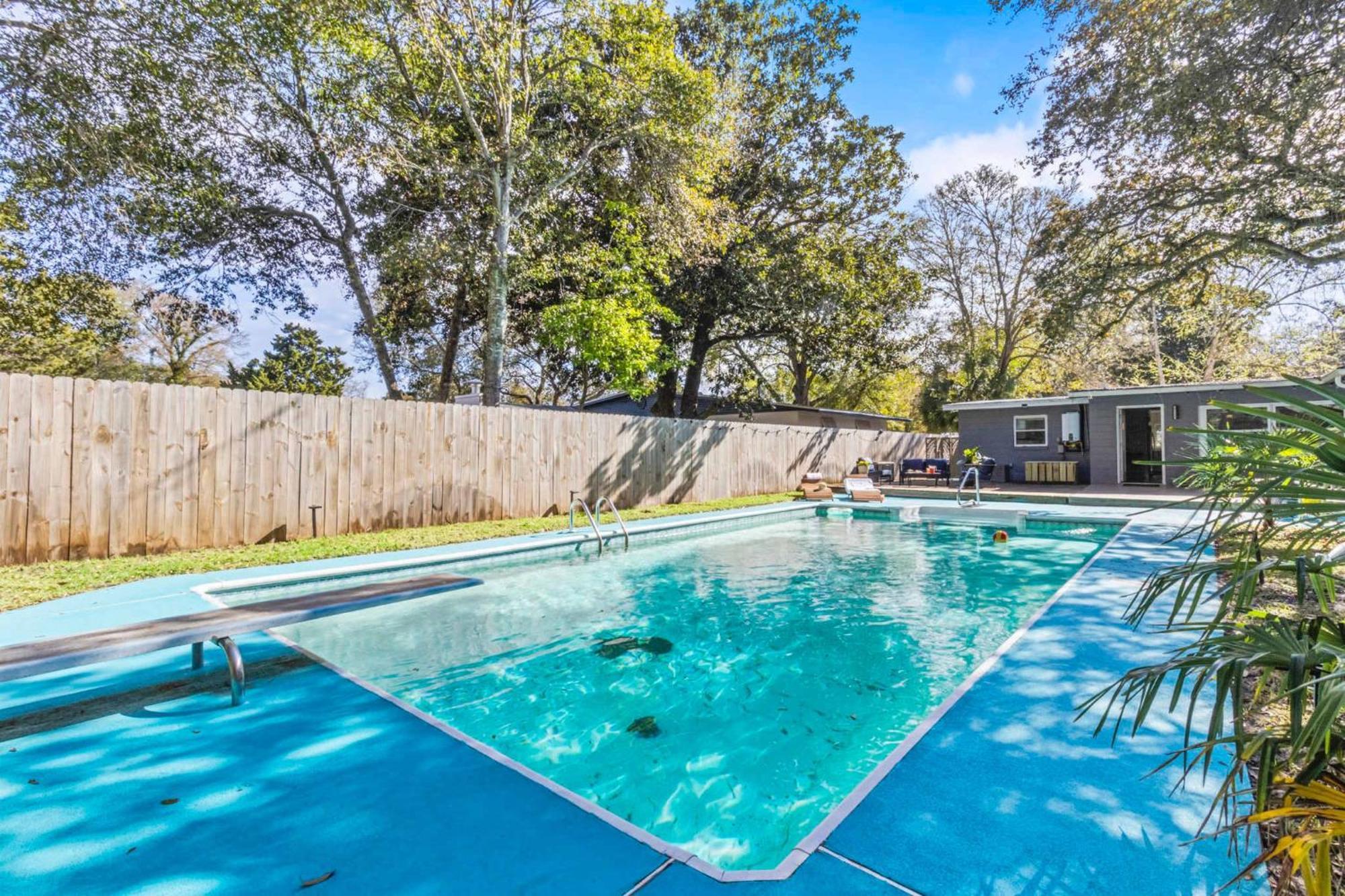 4br W Private Pool & Fire Pit - 2 Mi To Holiday home *