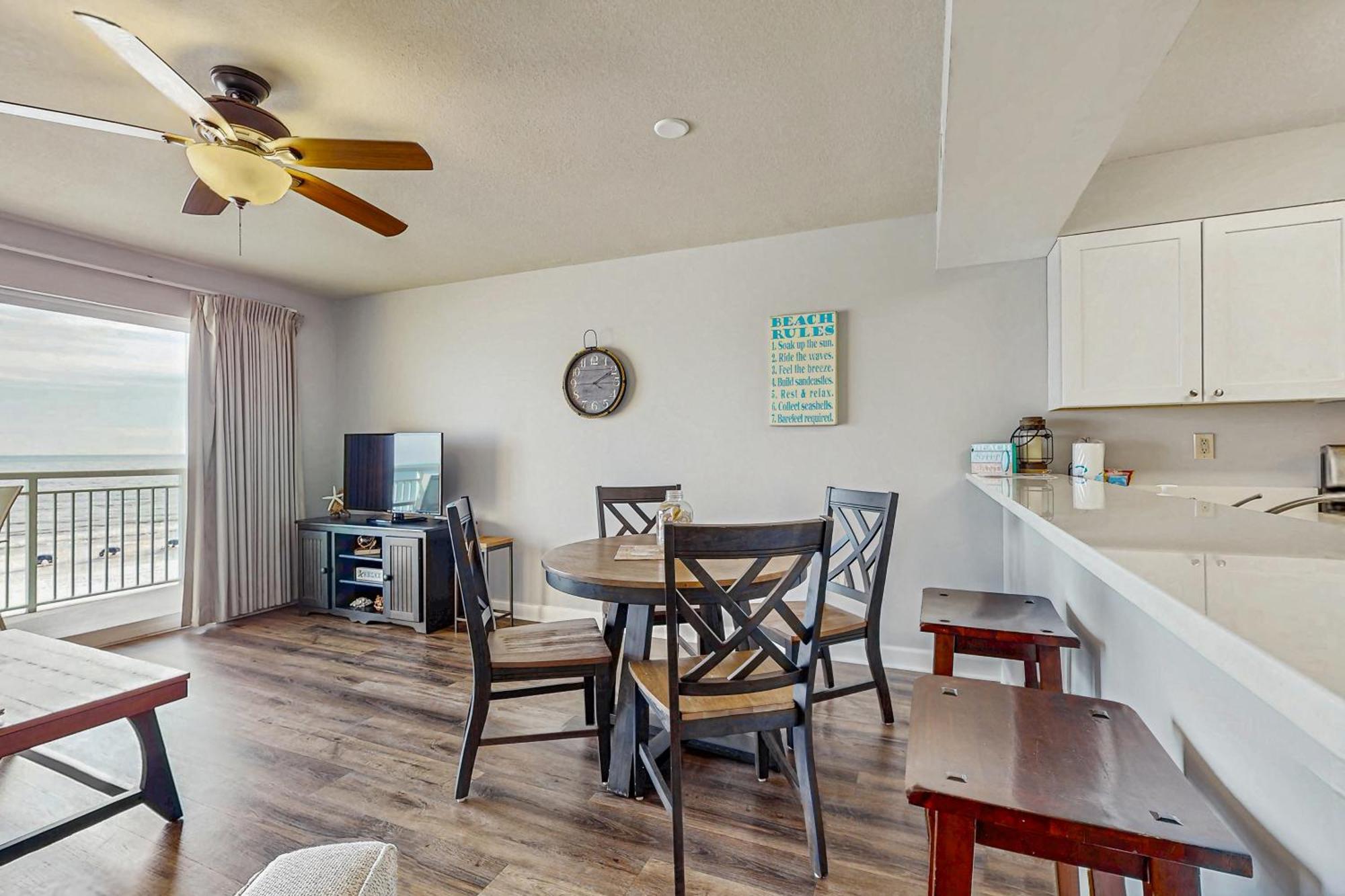Apartment Pelican Isle 409 *