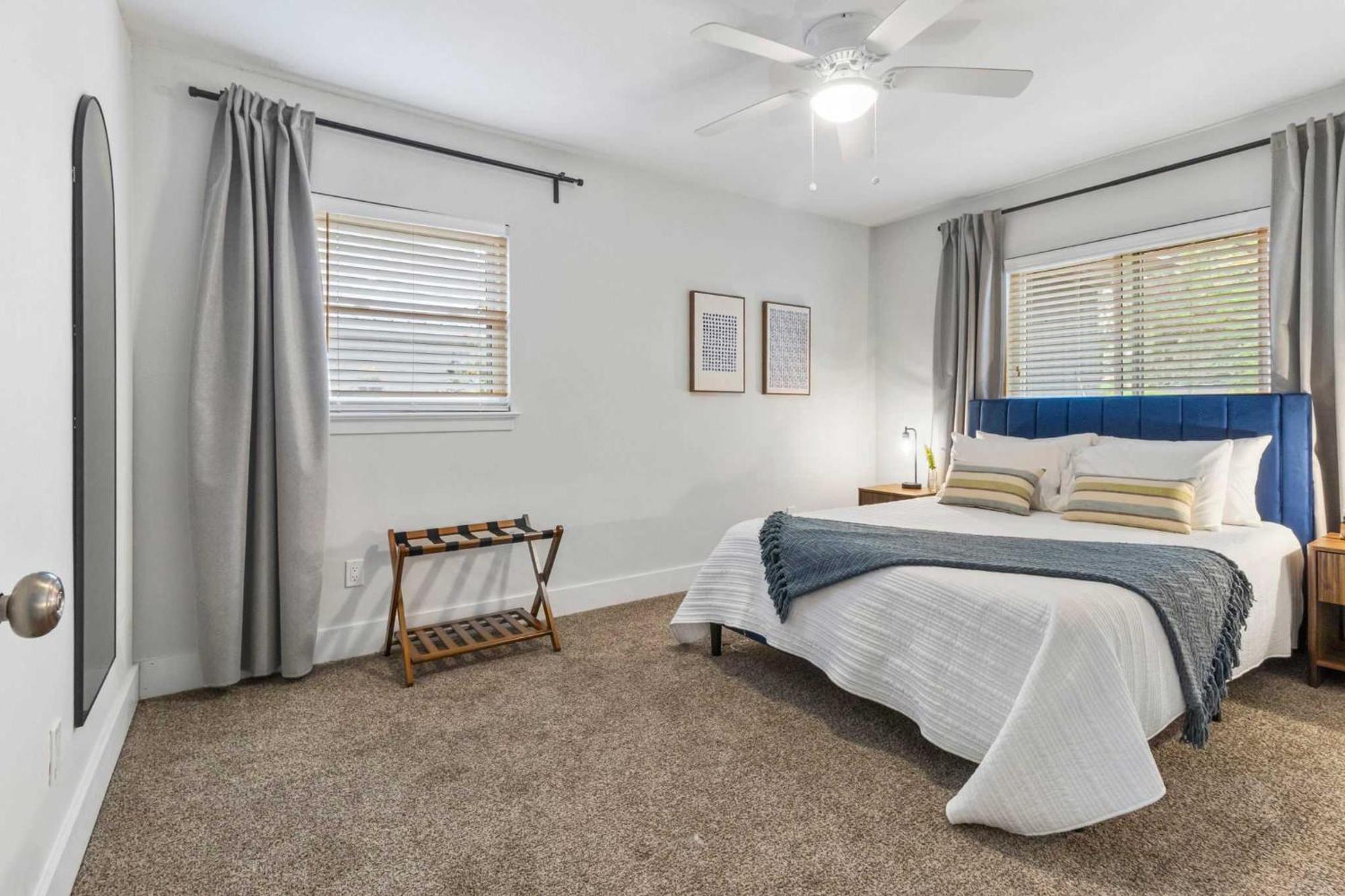 4br W Private Pool & Fire Pit - 2 Mi To