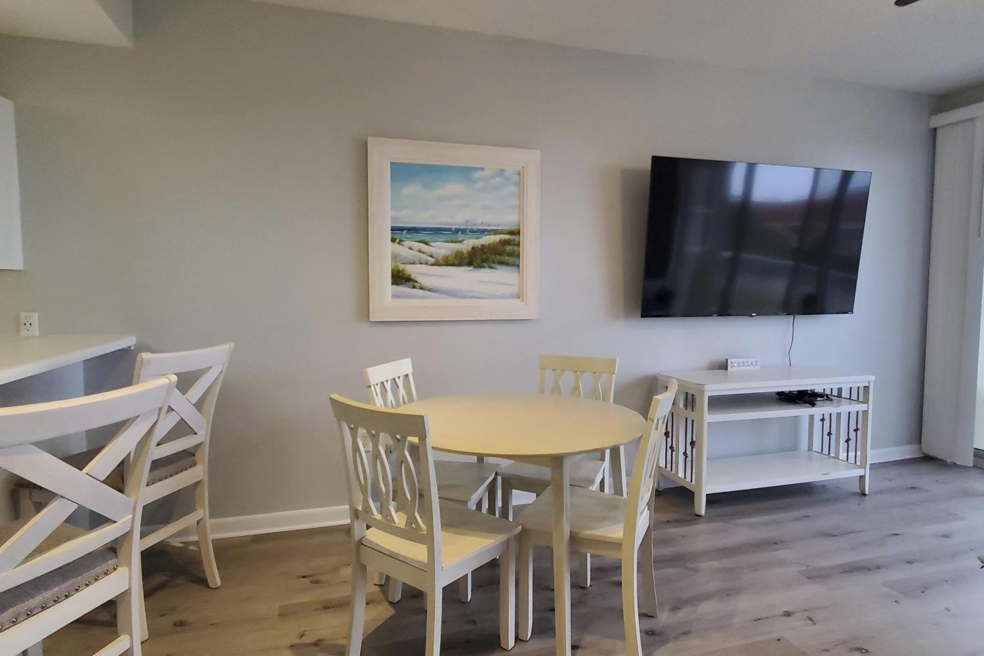 Palm Court Yacht Club 312-b - 2 Bed Apartment