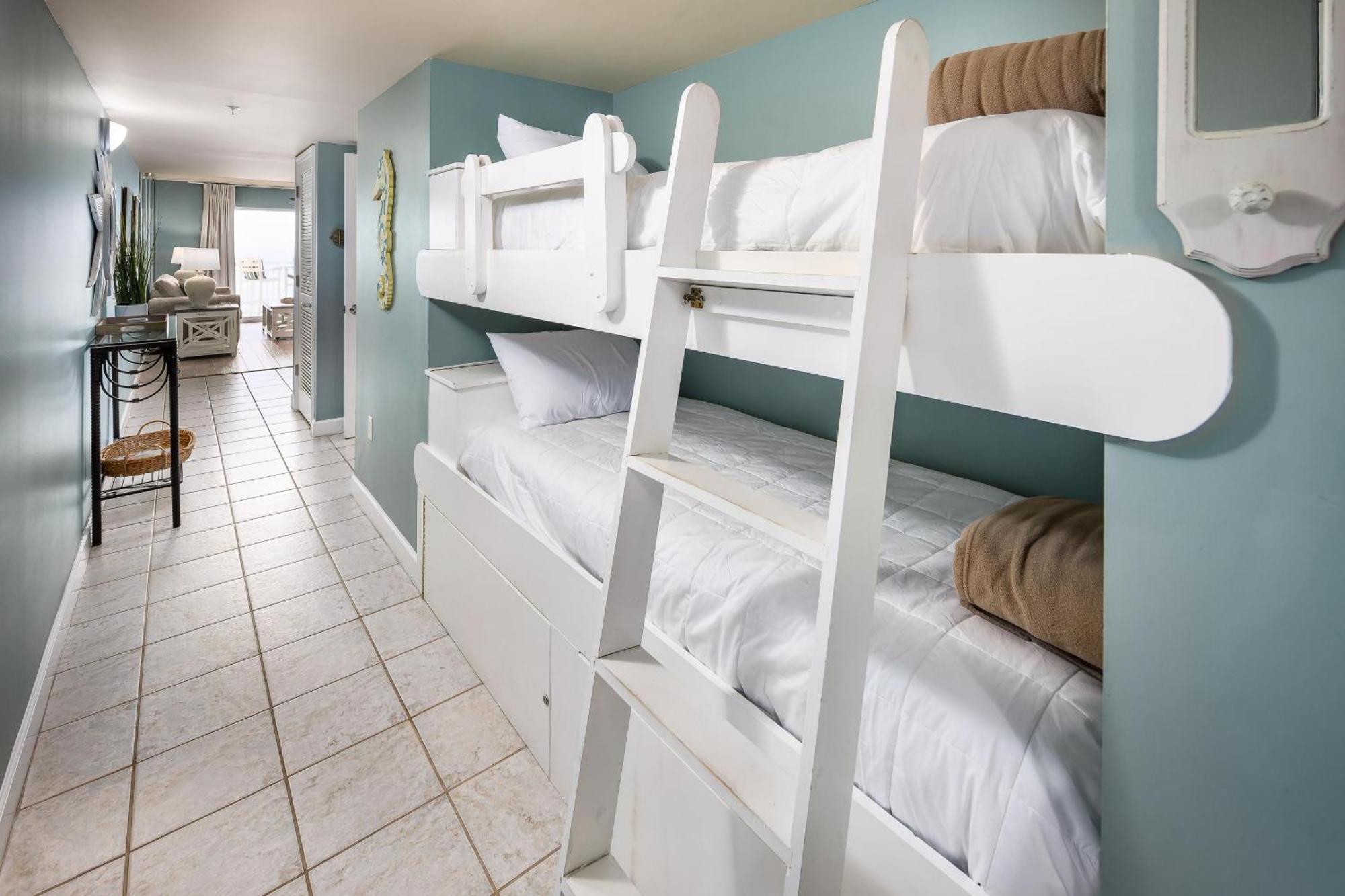 Pelican Isle 309 Apartment *