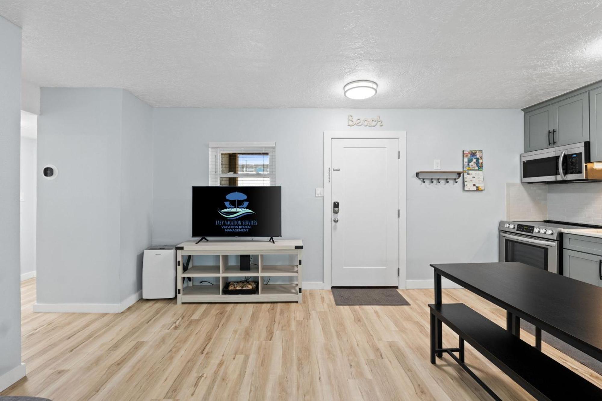 New! Walk 6! Dog Friendly, Free Activities Included! *