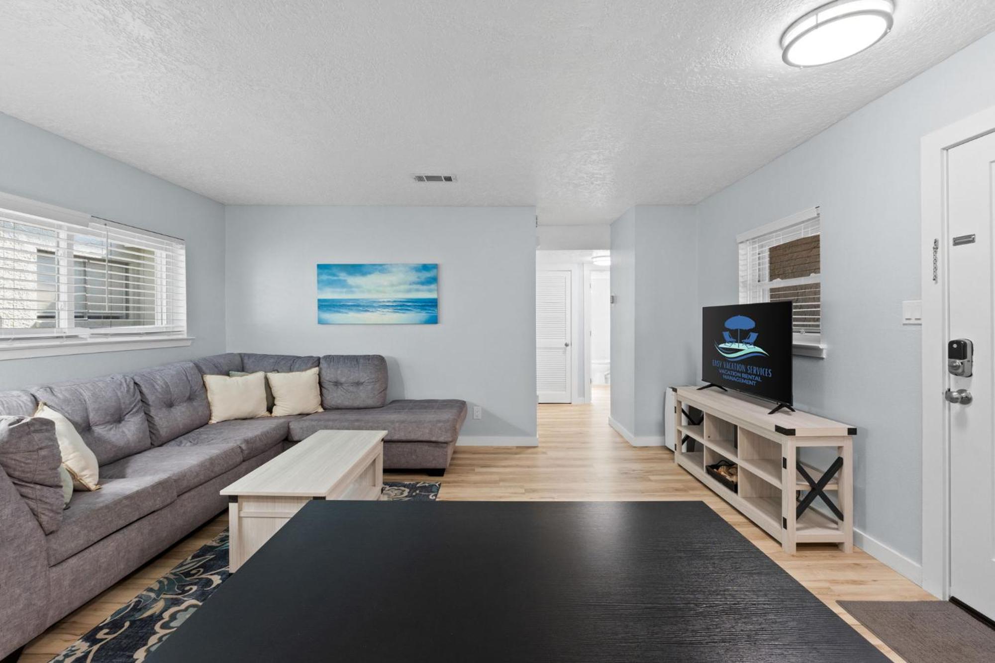 New! Walk 6! Dog Friendly, Free Activities Included!