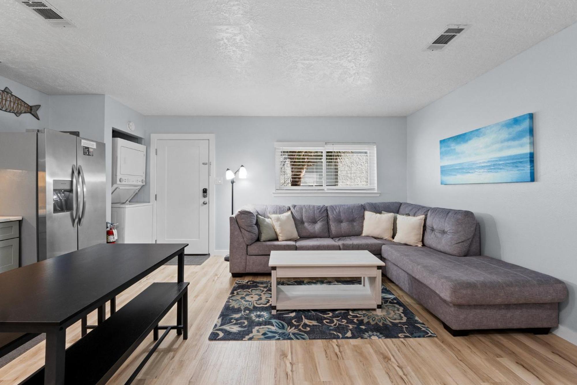 New! Walk 6! Dog Friendly, Free Activities Included!