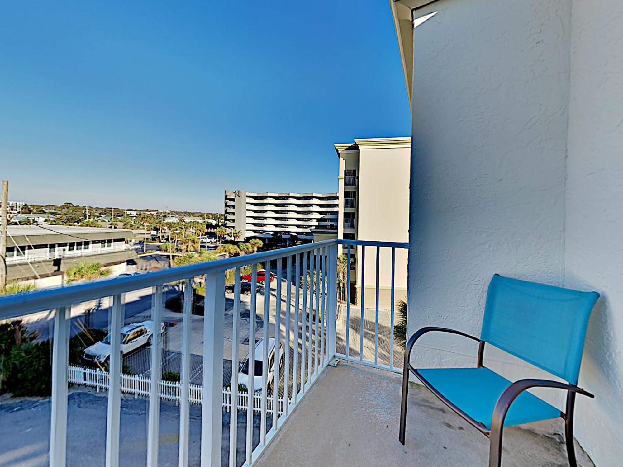 Aqua #401 Apartment