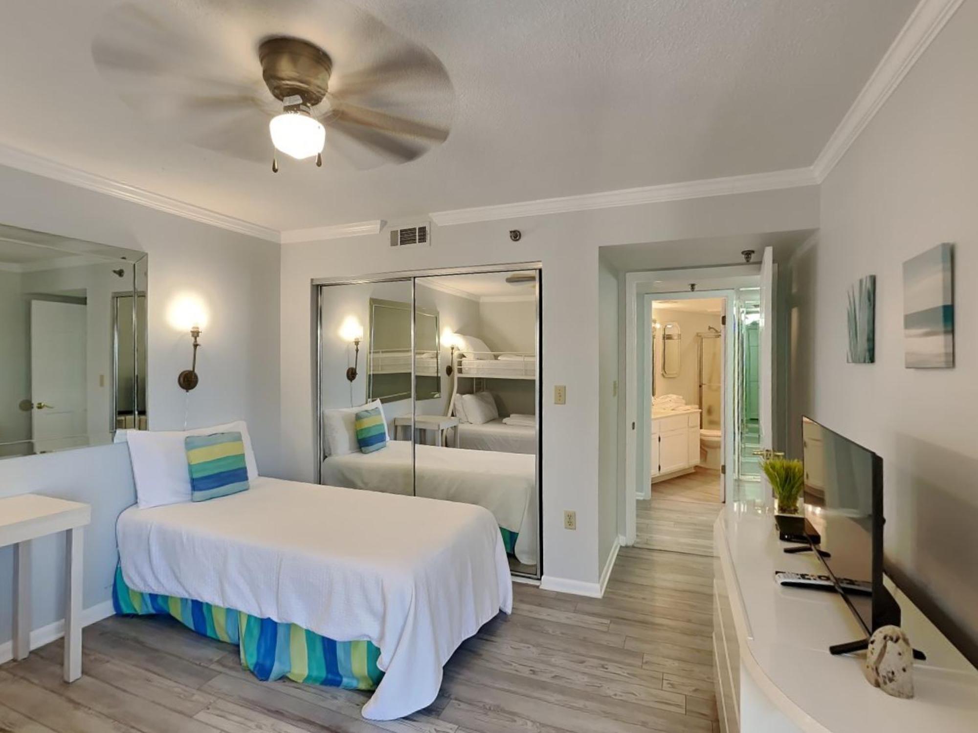 Surf Dweller 501 Apartment *