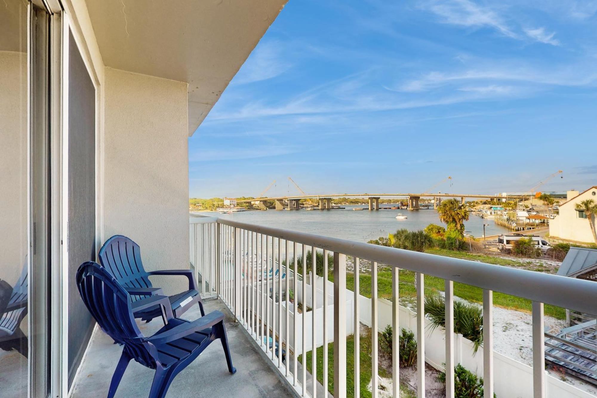 Palm Court Yacht Club 312-b - 2 Bed