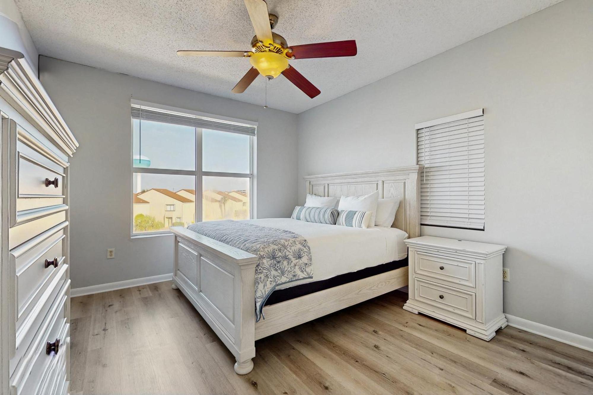Palm Court Yacht Club 312-b - 2 Bed Fort Walton Beach