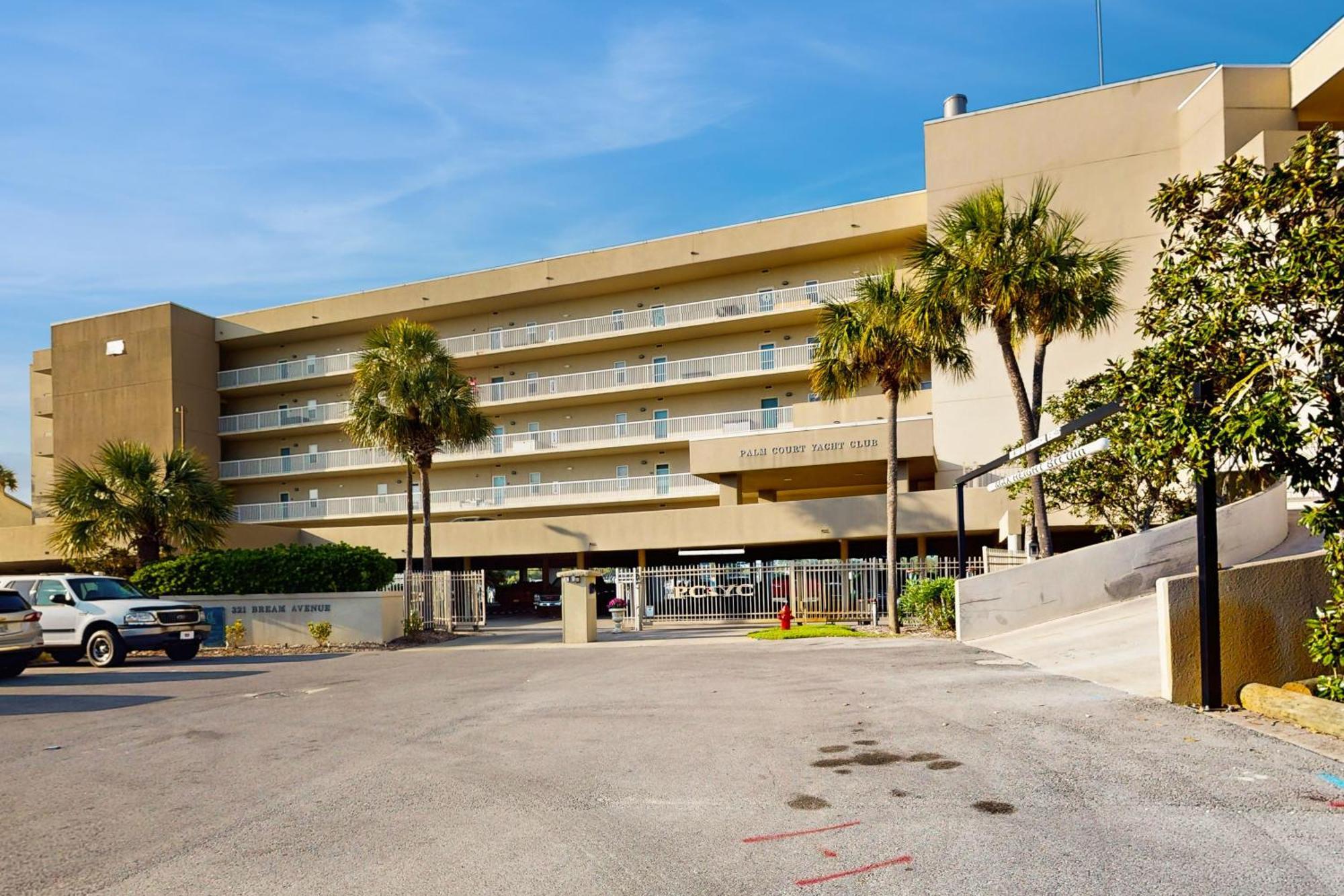 Apartment Palm Court Yacht Club 312-b - 2 Bed