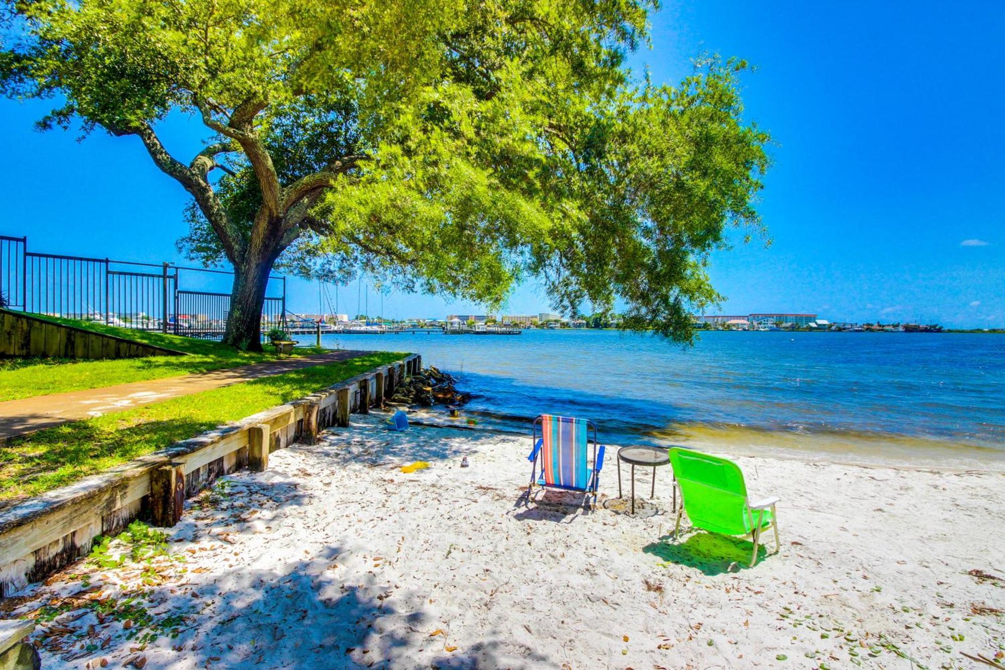 Hotel Pirates Bay B315 - Bayfront Beauty Fort Walton Beach