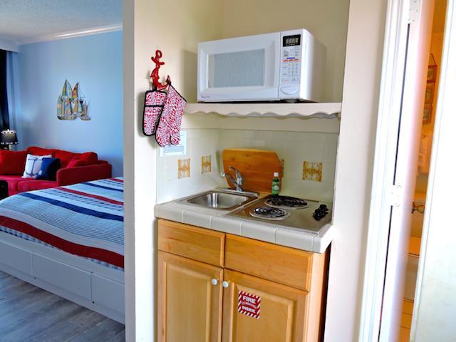 Hotel Pirates Bay Guest Chambers And Marina