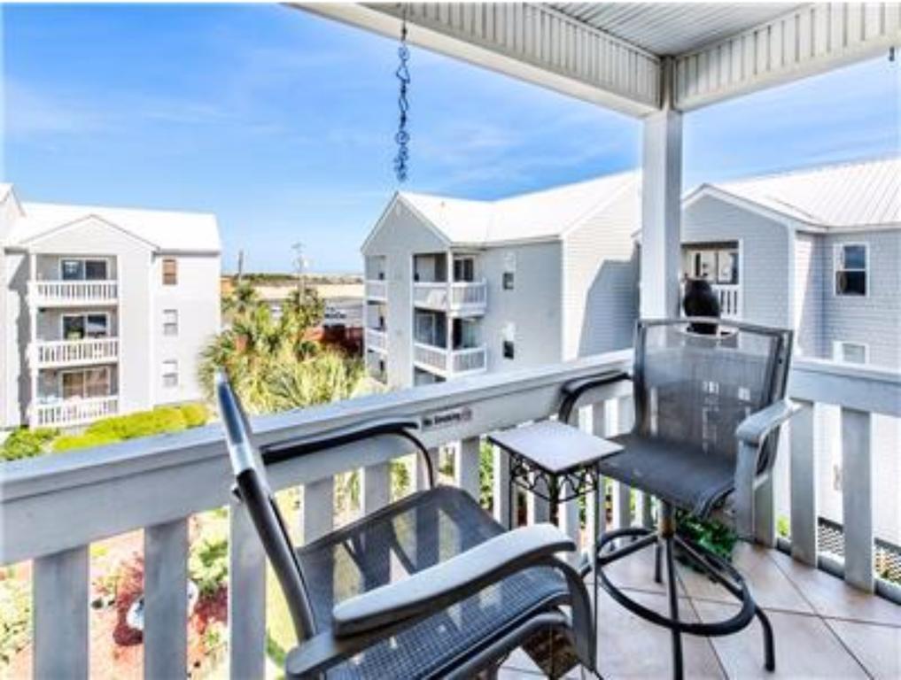 Apartment Hermitage By The Bay 305 By Real Joy Vacations