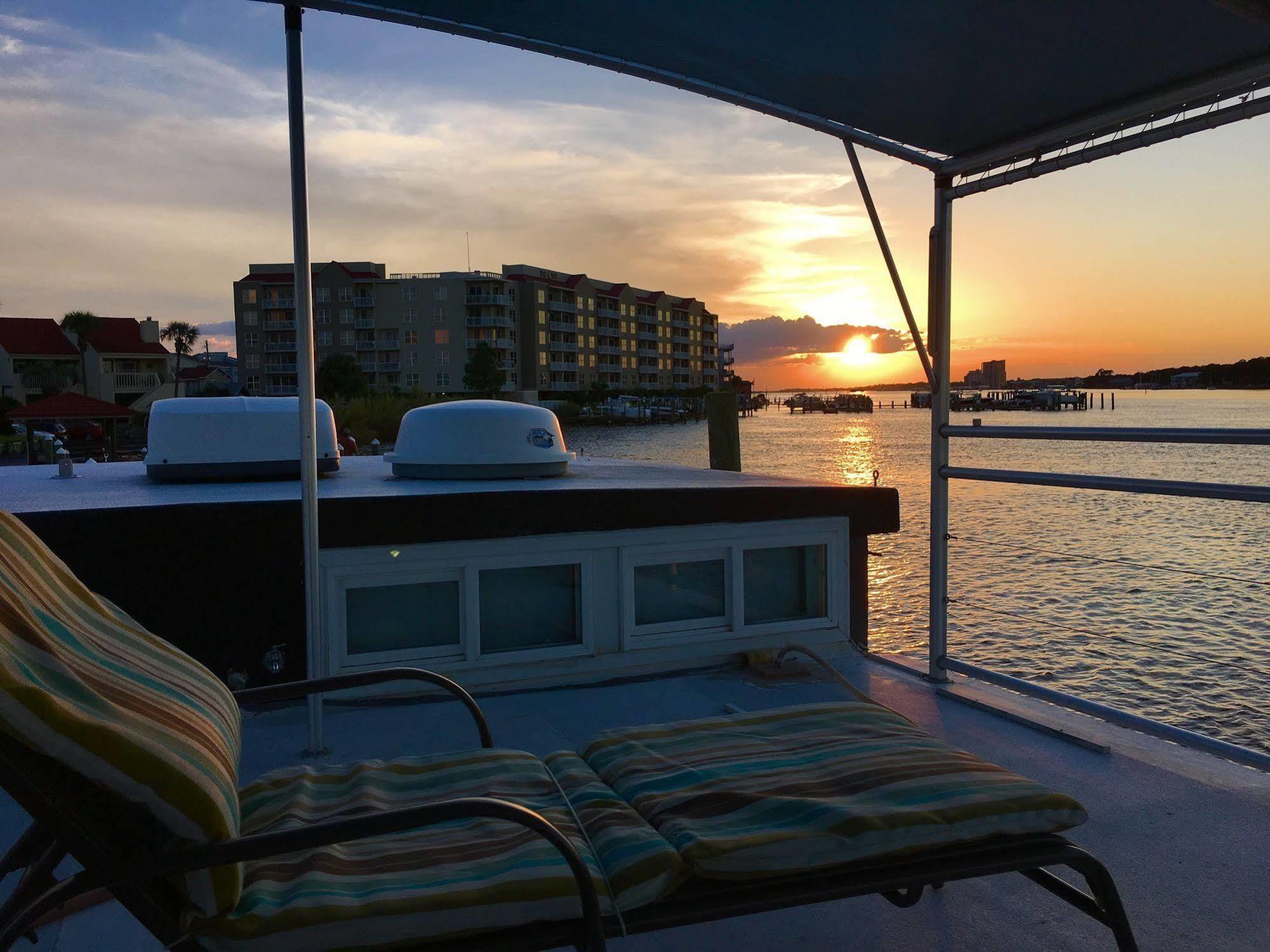 Hotel Island Houseboat Fort Walton Beach