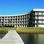 Pirates Bay Guest Chambers And Marina