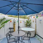 Fort Walton Beach Bungalow With Private Hot Tub!