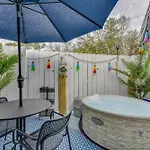 Fort Walton Beach Bungalow With Private Hot Tub!