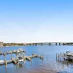 Palm Court Yacht Club 312 - Master