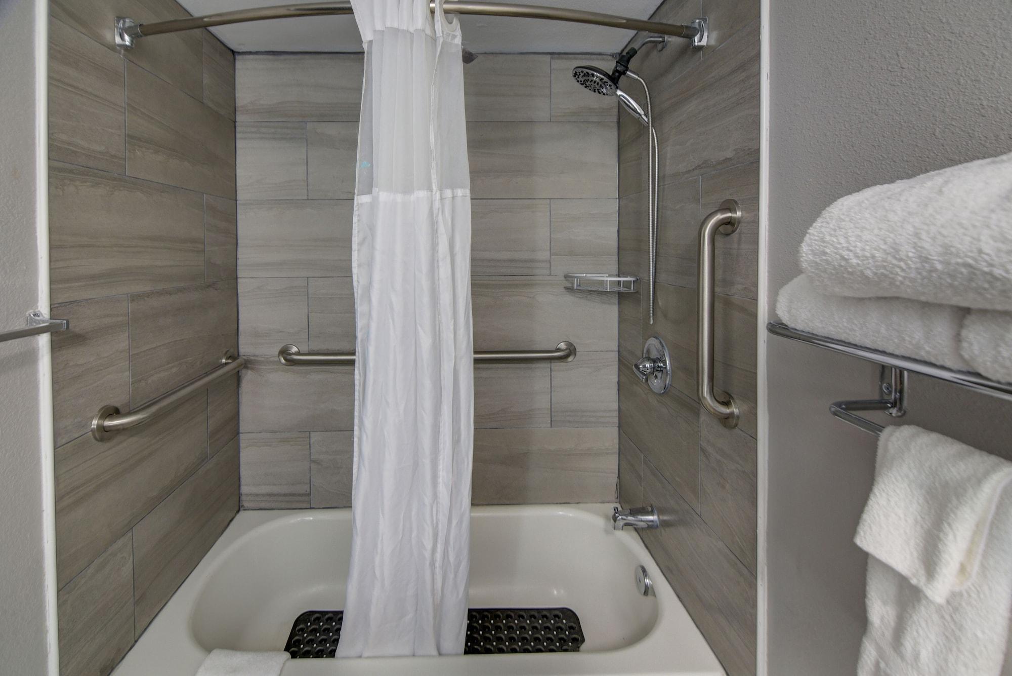 Hotel Emerald Coast & 3*