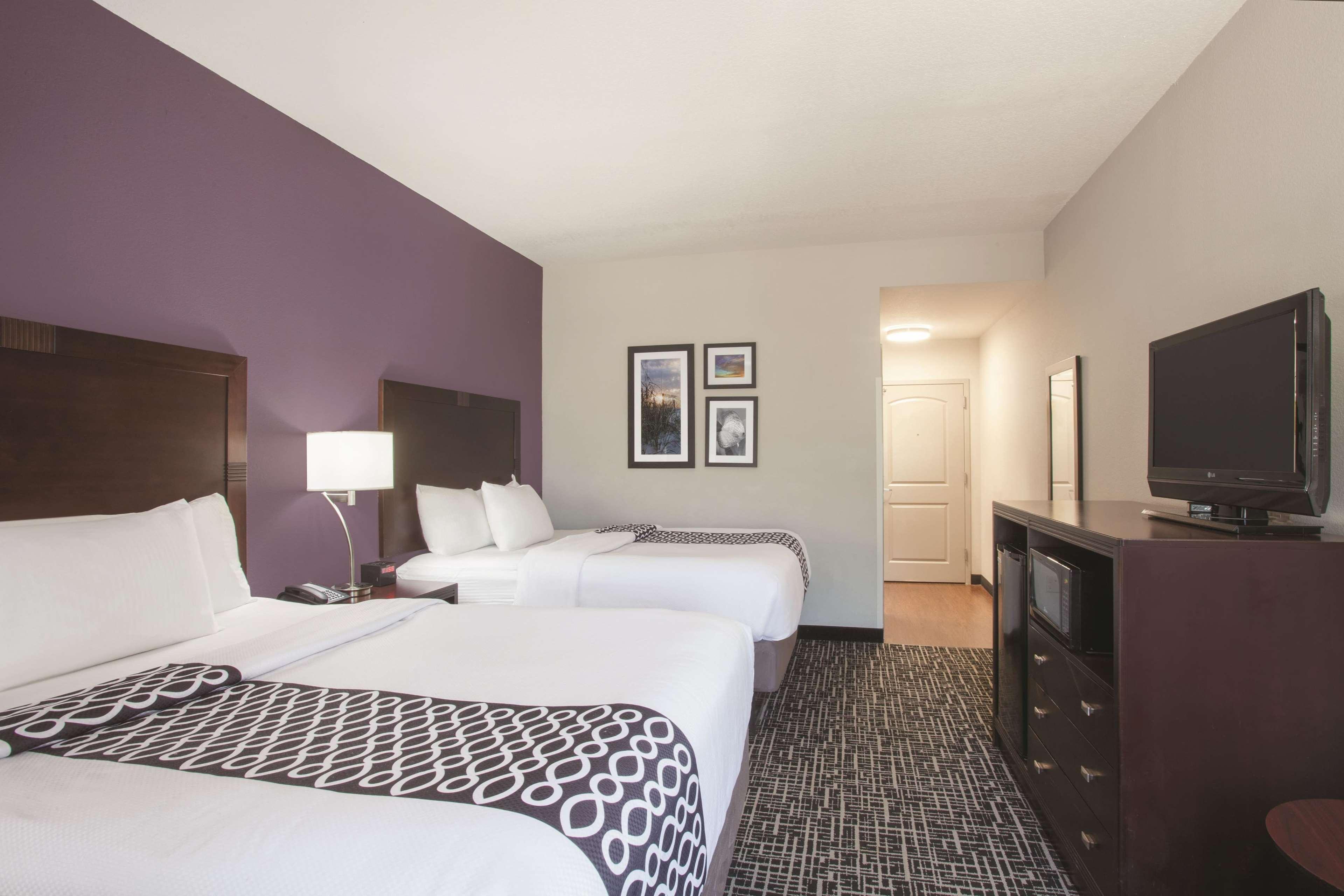 La Quinta By Wyndham Walton Hotel 3*