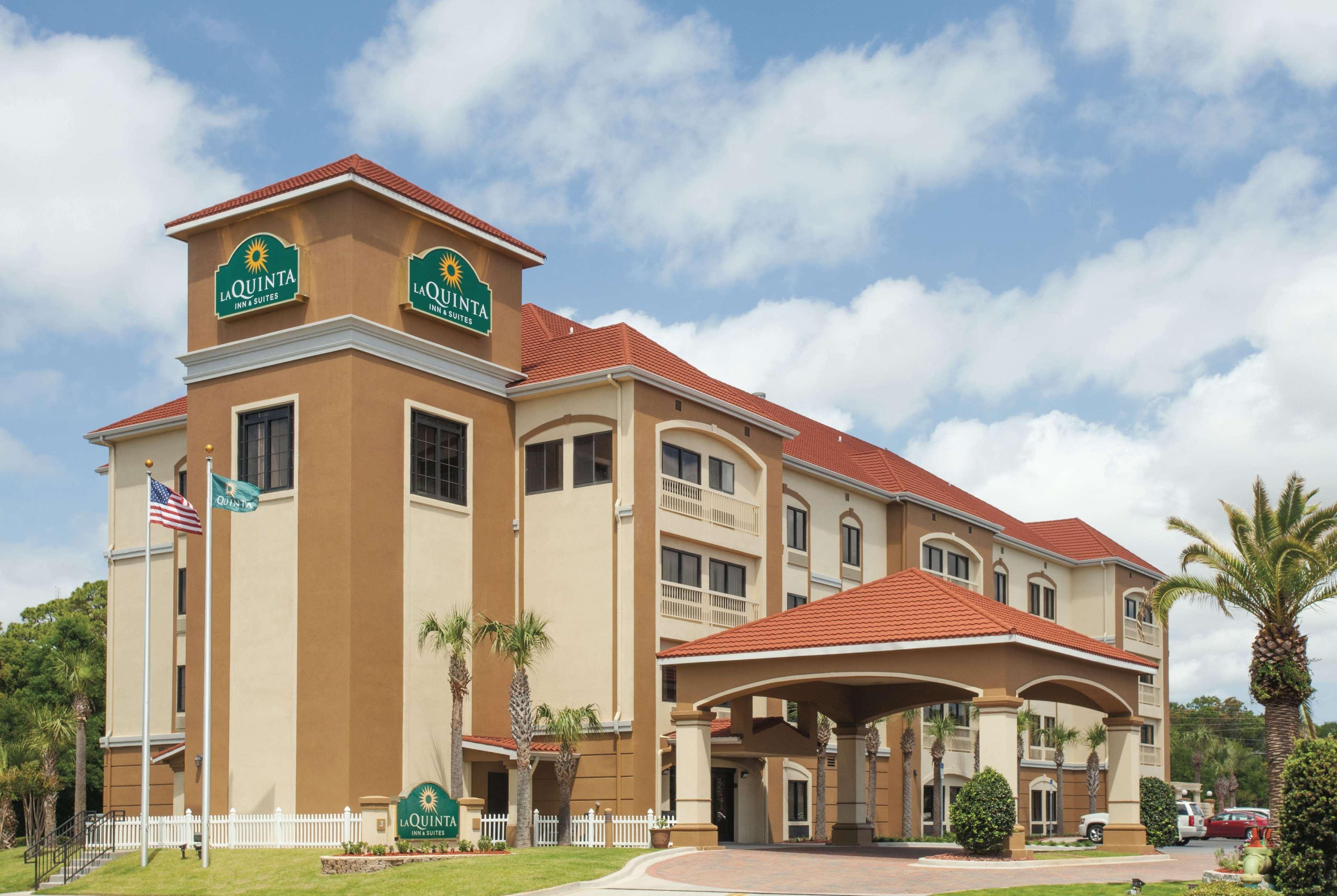 Hotel La Quinta By Wyndham Walton 3*