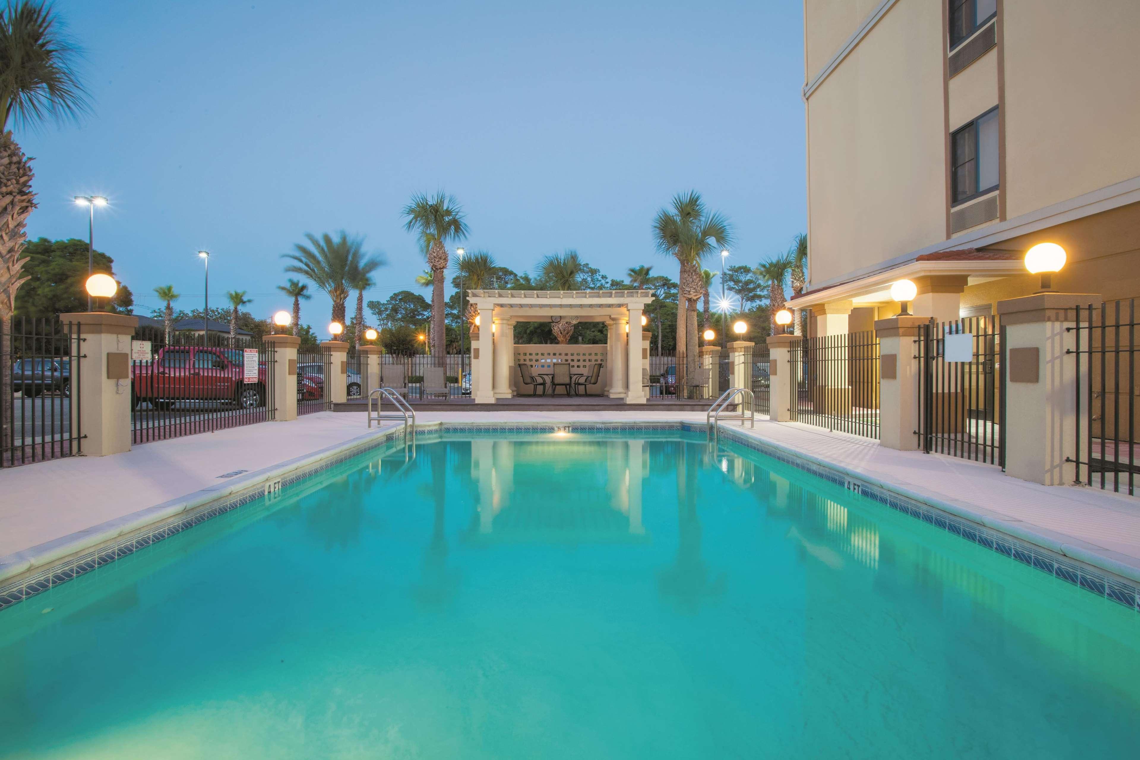 La Quinta By Wyndham Walton 3*