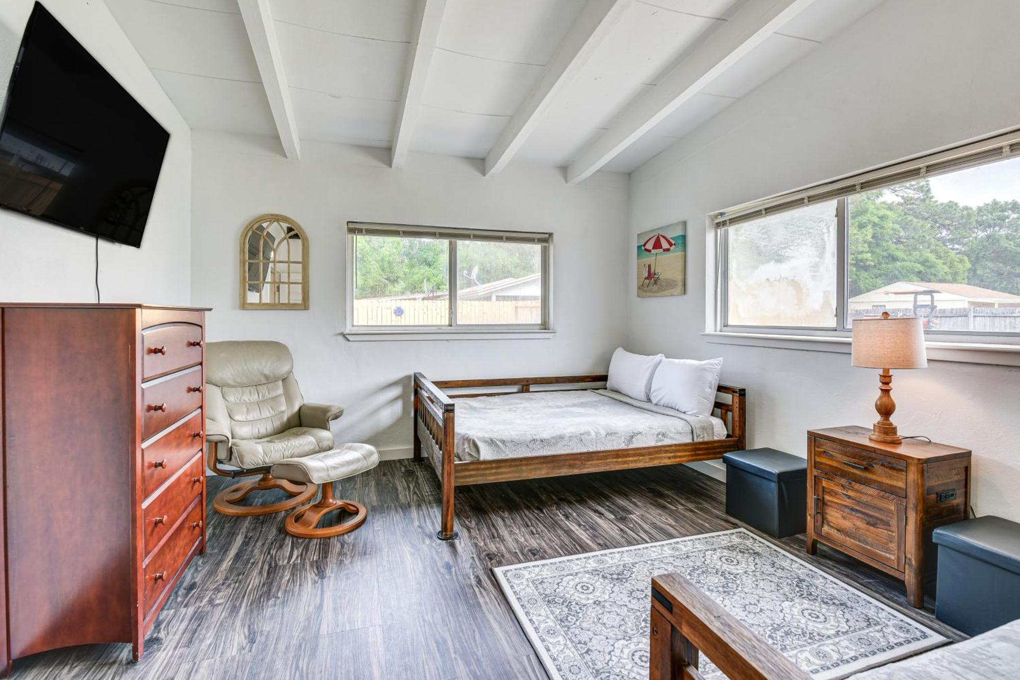 Walton Townhome Less Than 1 Mi To Downtown! Holiday home