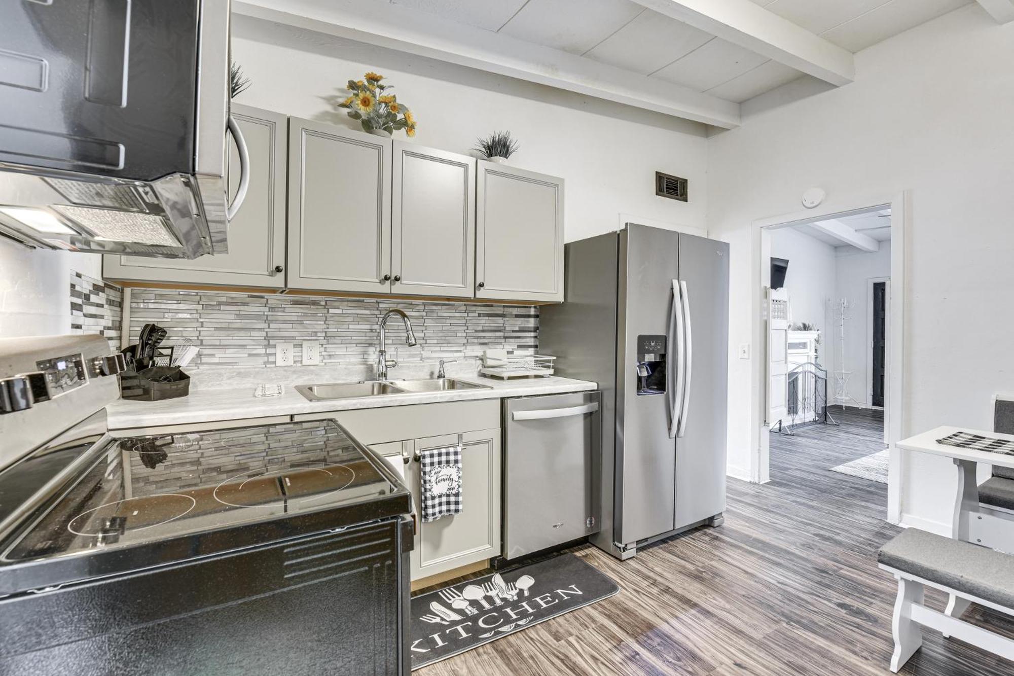 Walton Townhome Less Than 1 Mi To Downtown! Holiday home *