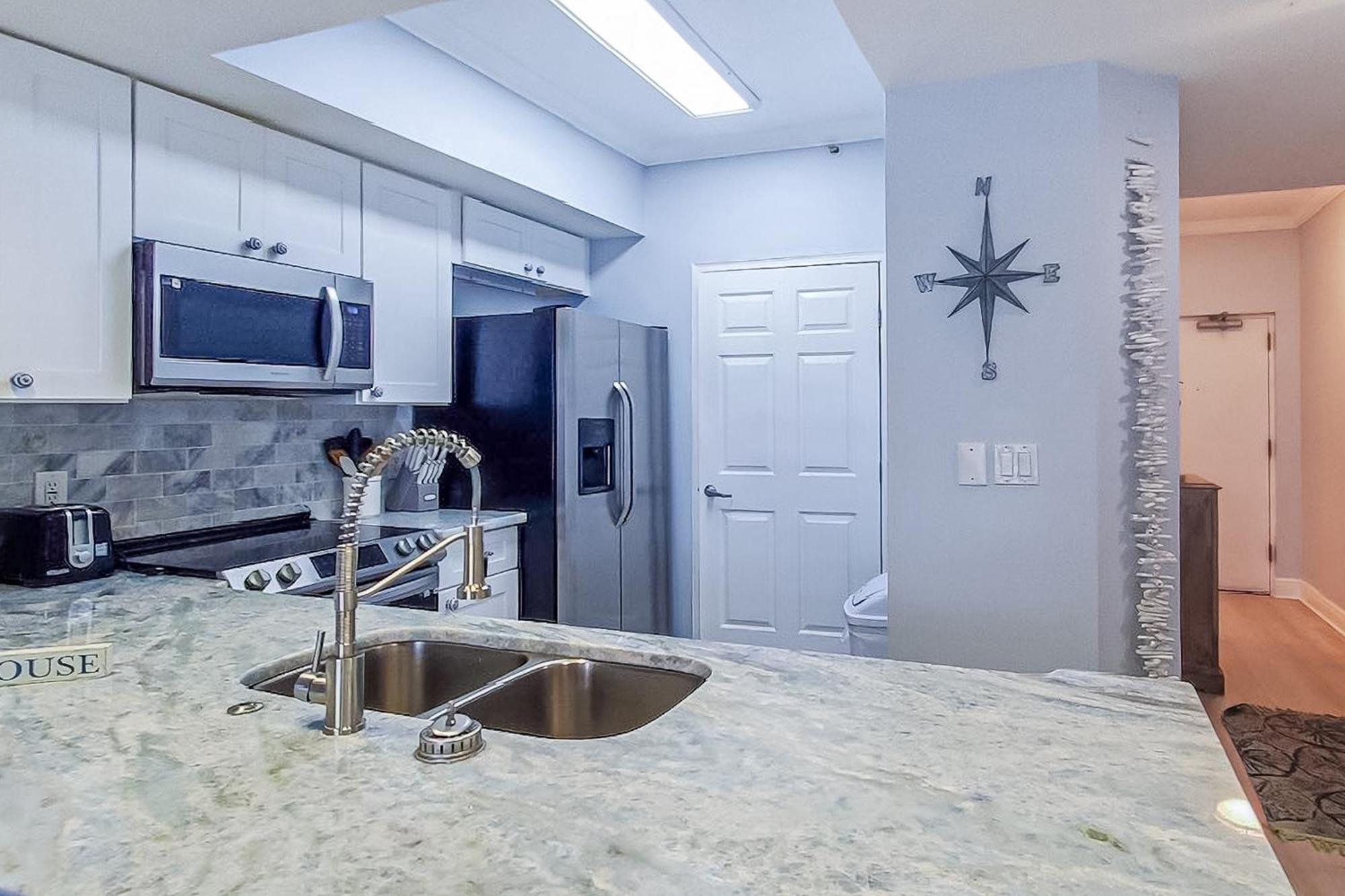 Water's Edge 312 Apartment