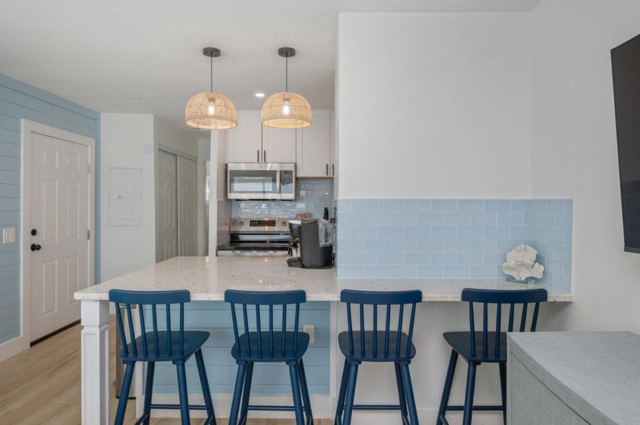 Beachfront With Pool Access Bluefish 6 *