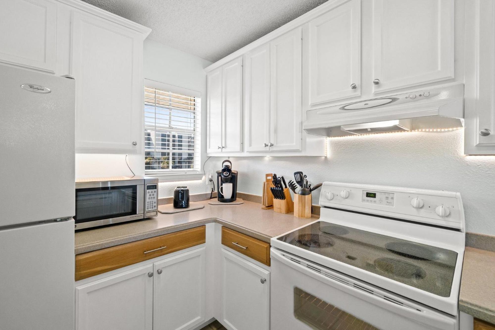 Fun Coral Cove 301, Free Activities Included! Holiday home Fort Walton Beach