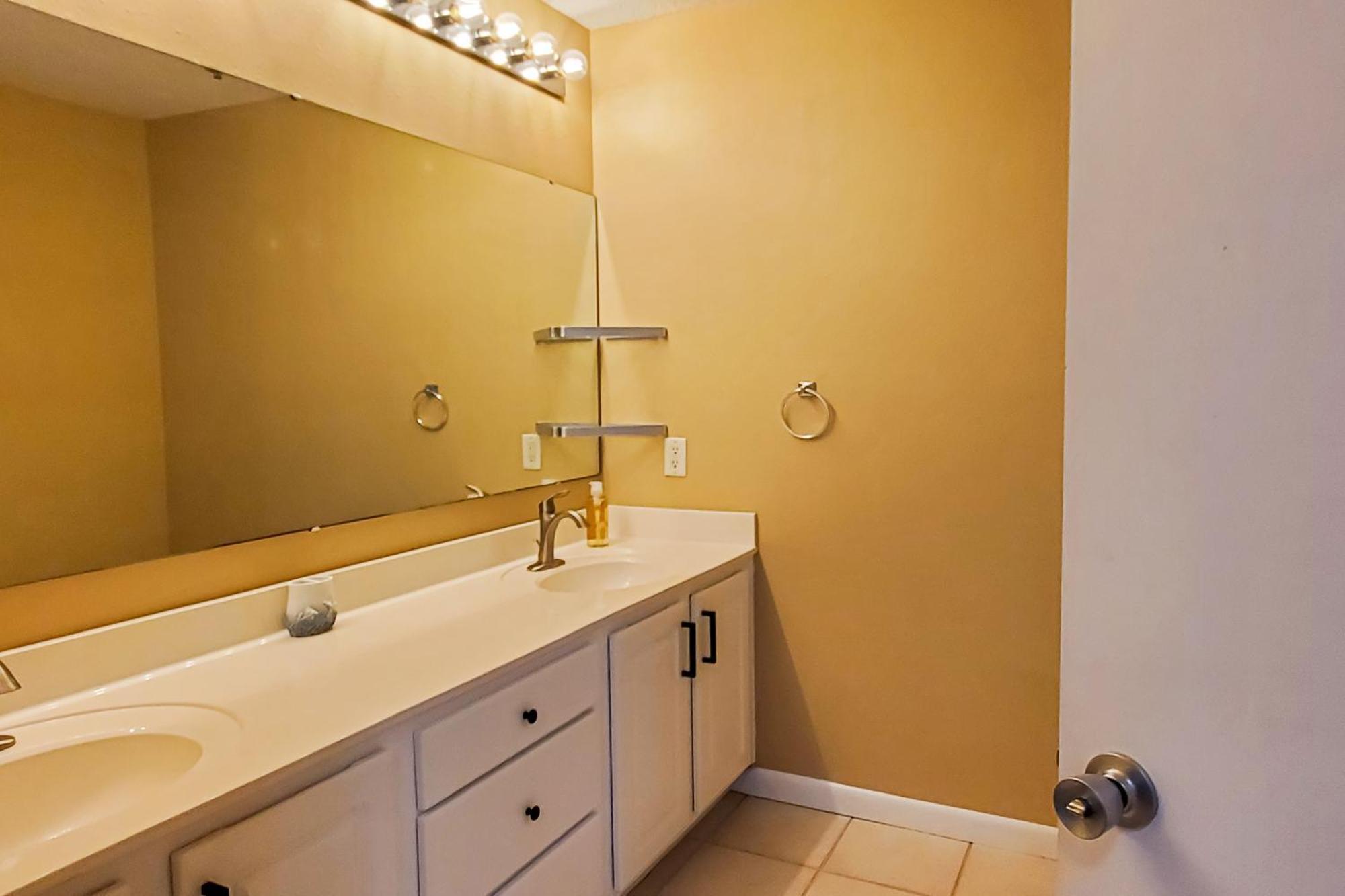 Palm Court Yacht Club 312 - Master Fort Walton Beach