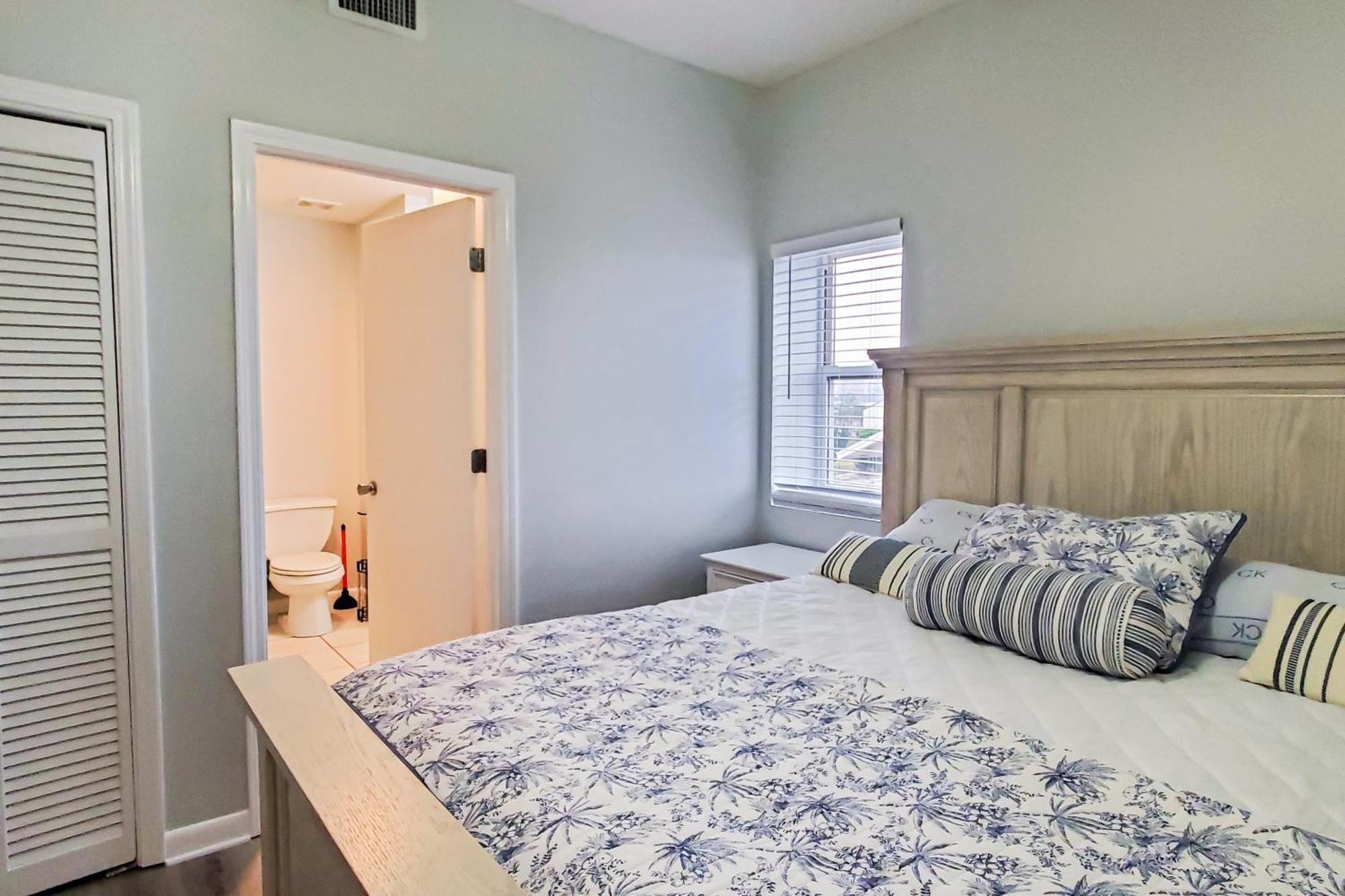 Palm Court Yacht Club 312 - Master * Fort Walton Beach