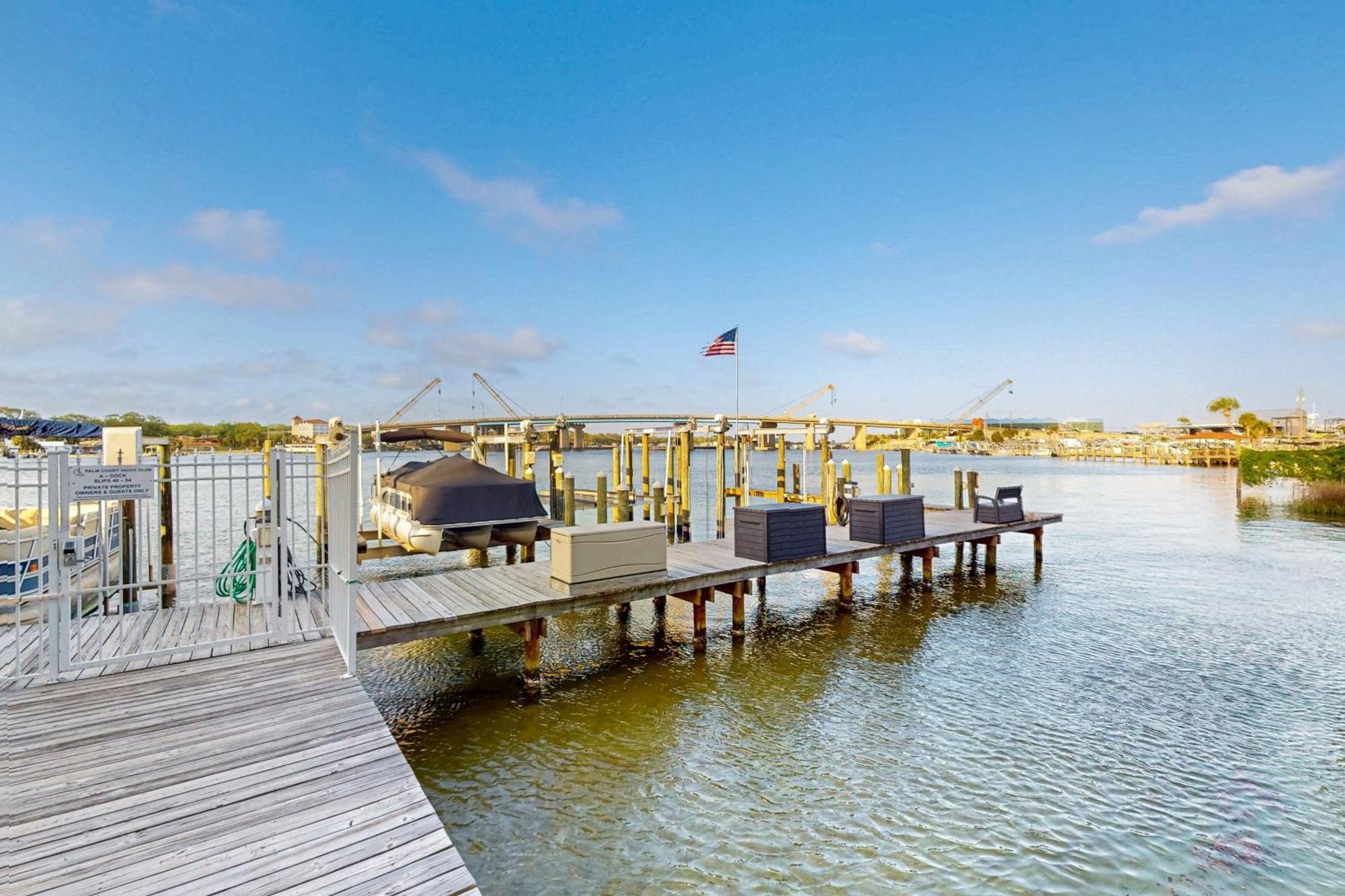 Apartment Palm Court Yacht Club 312 - Master *
