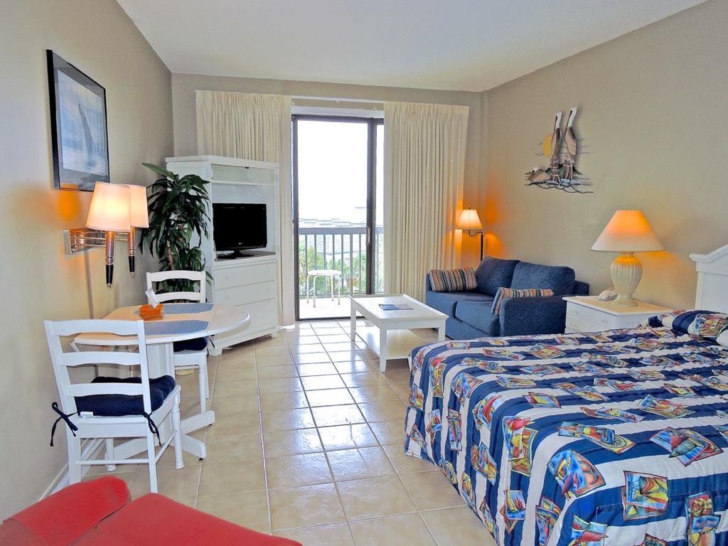 Pirates Bay Guest Chambers And Marina Fort Walton Beach